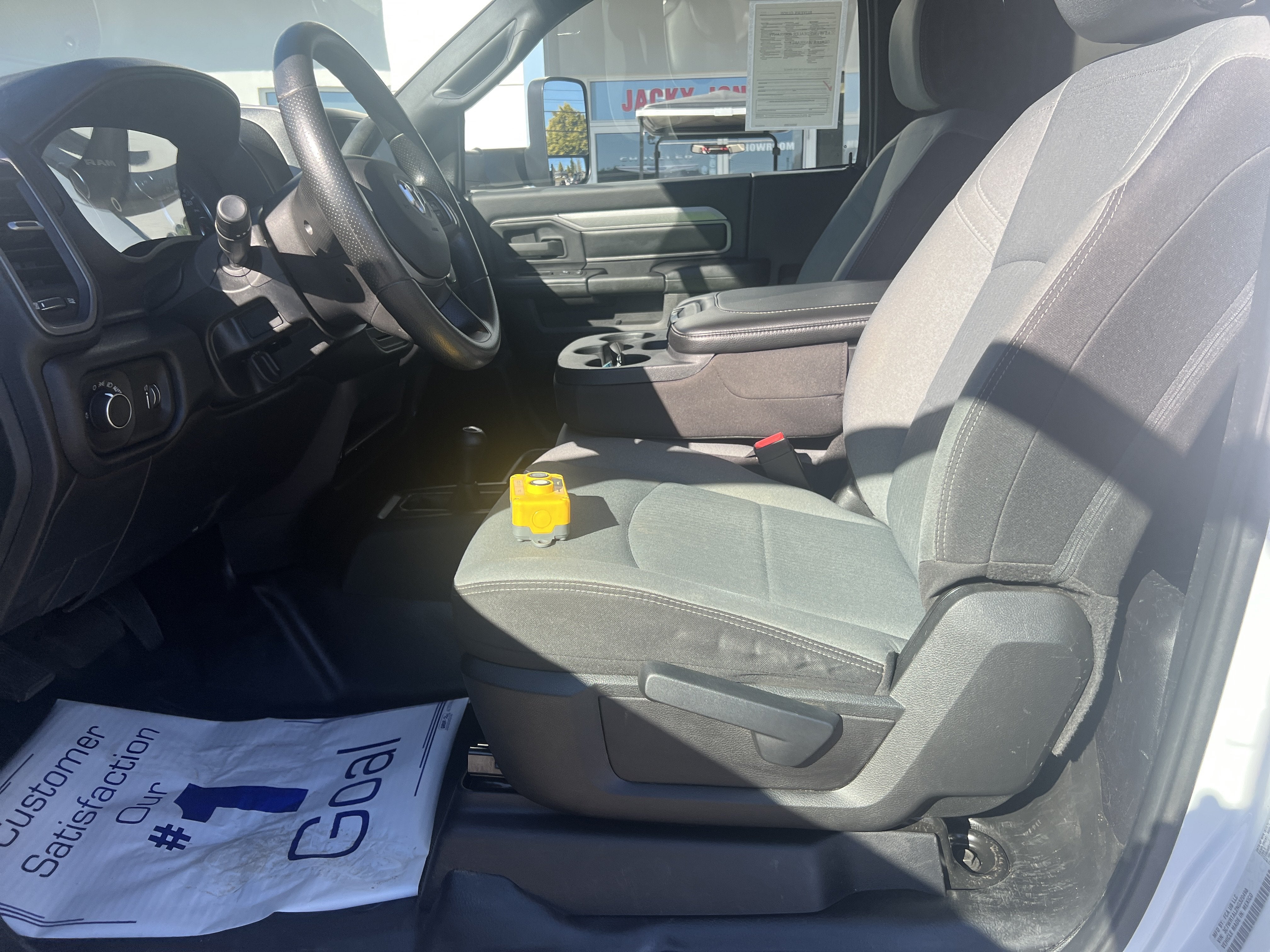 2022 RAM 3500 Chassis Cab Tradesman Dump Body