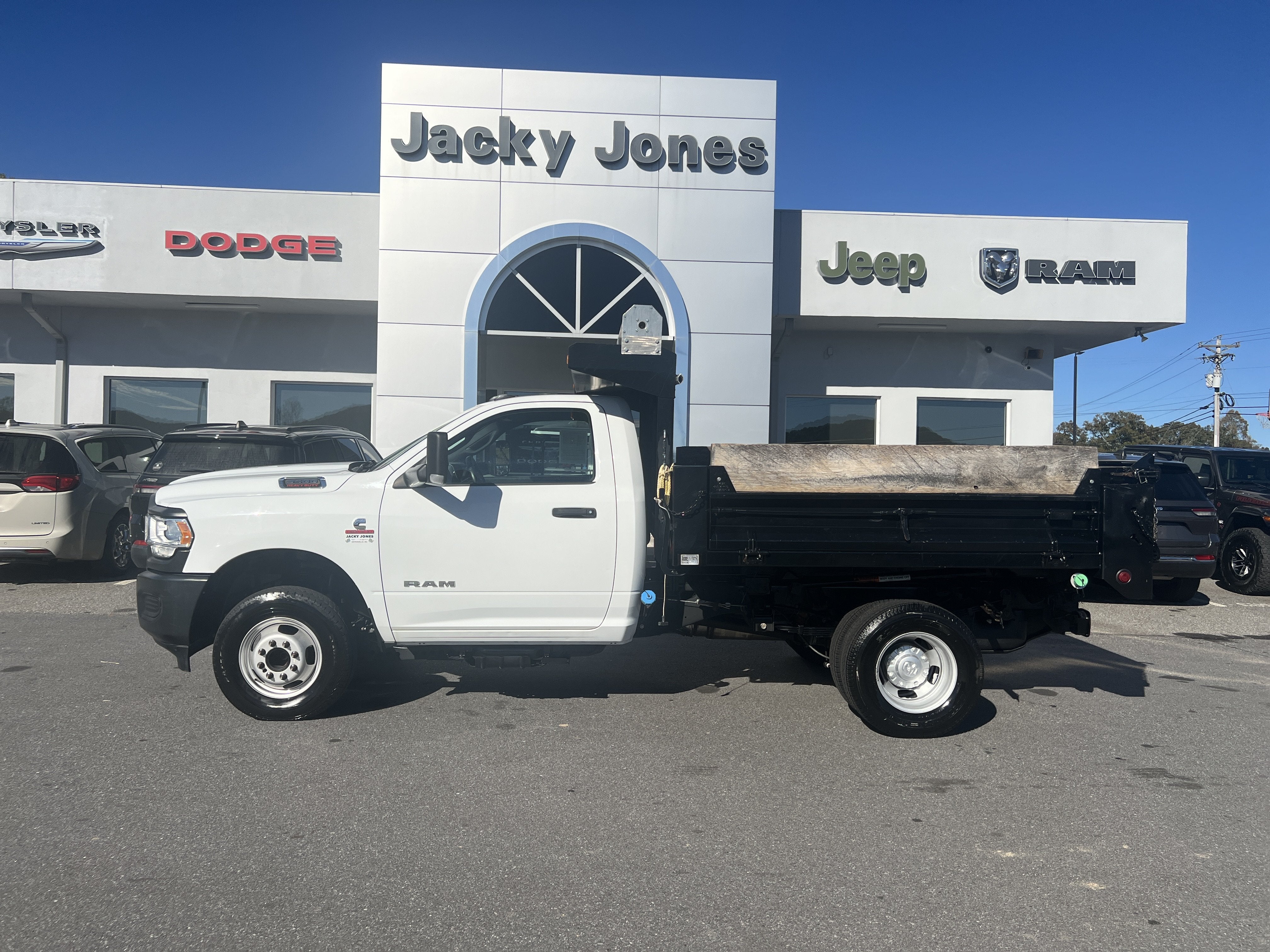 2022 RAM 3500 Chassis Cab Tradesman Dump Body