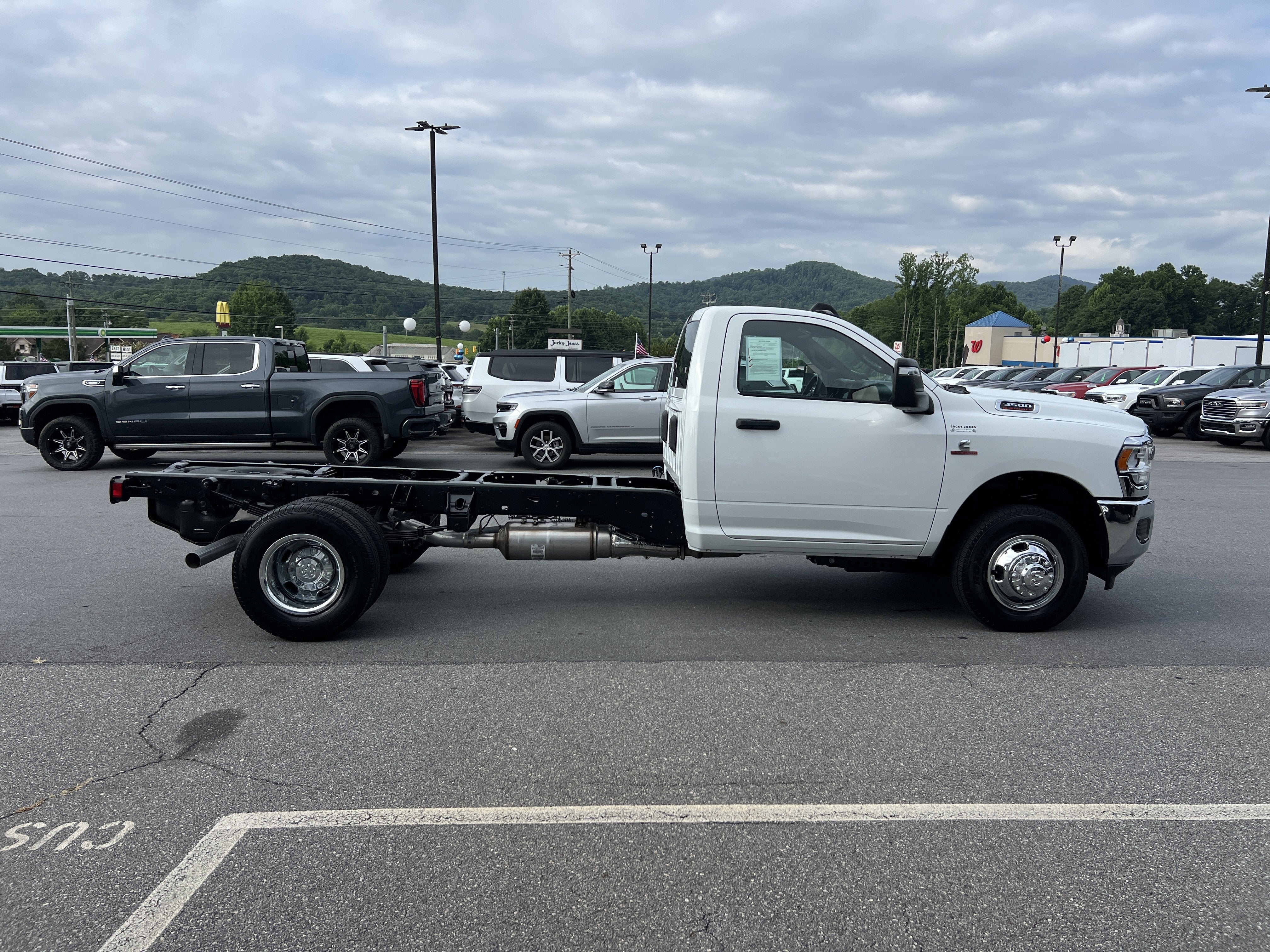 2024 RAM 3500 Chassis Cab Tradesman