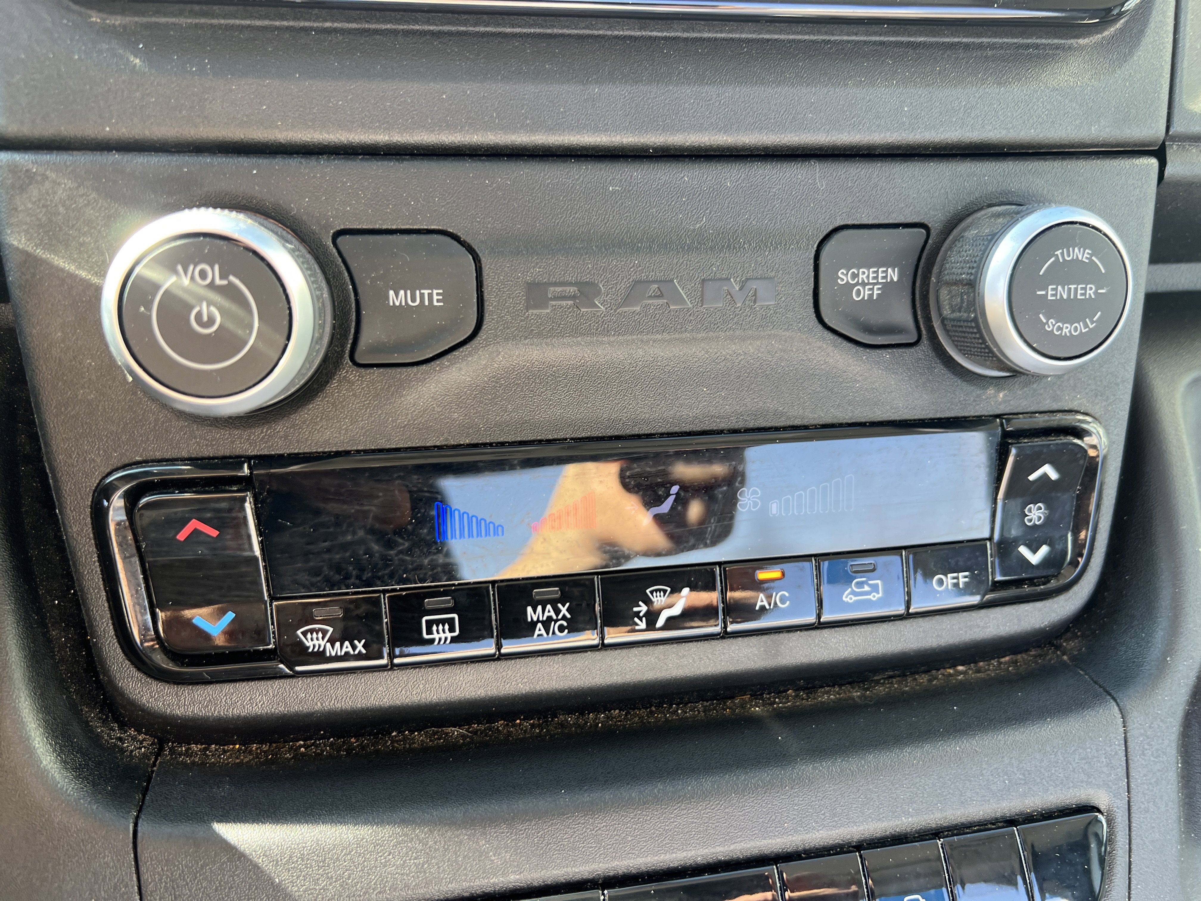 2025 RAM ProMaster Cutaway SLT