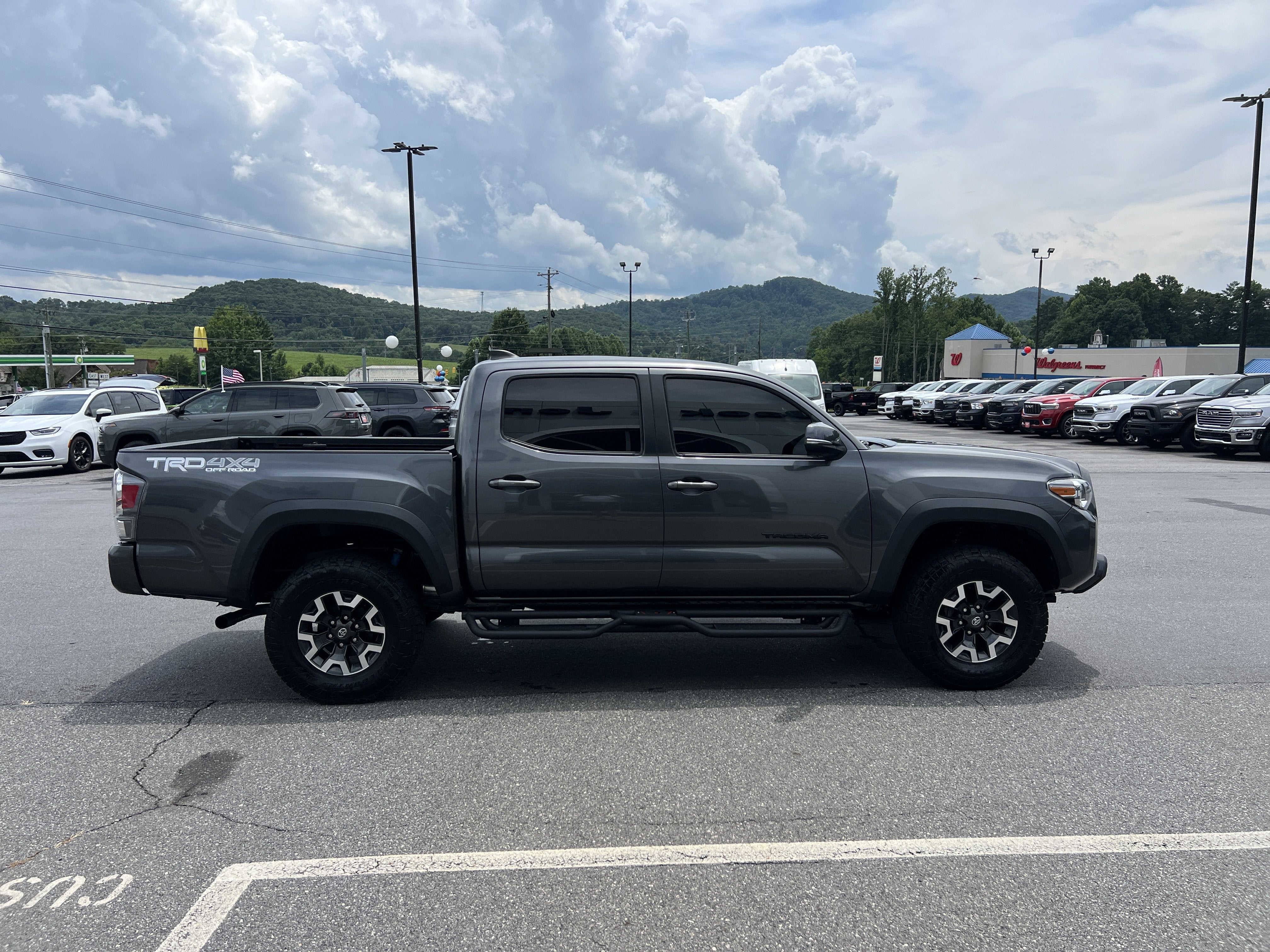 2022 Toyota Tacoma 4WD TRD Off Road
