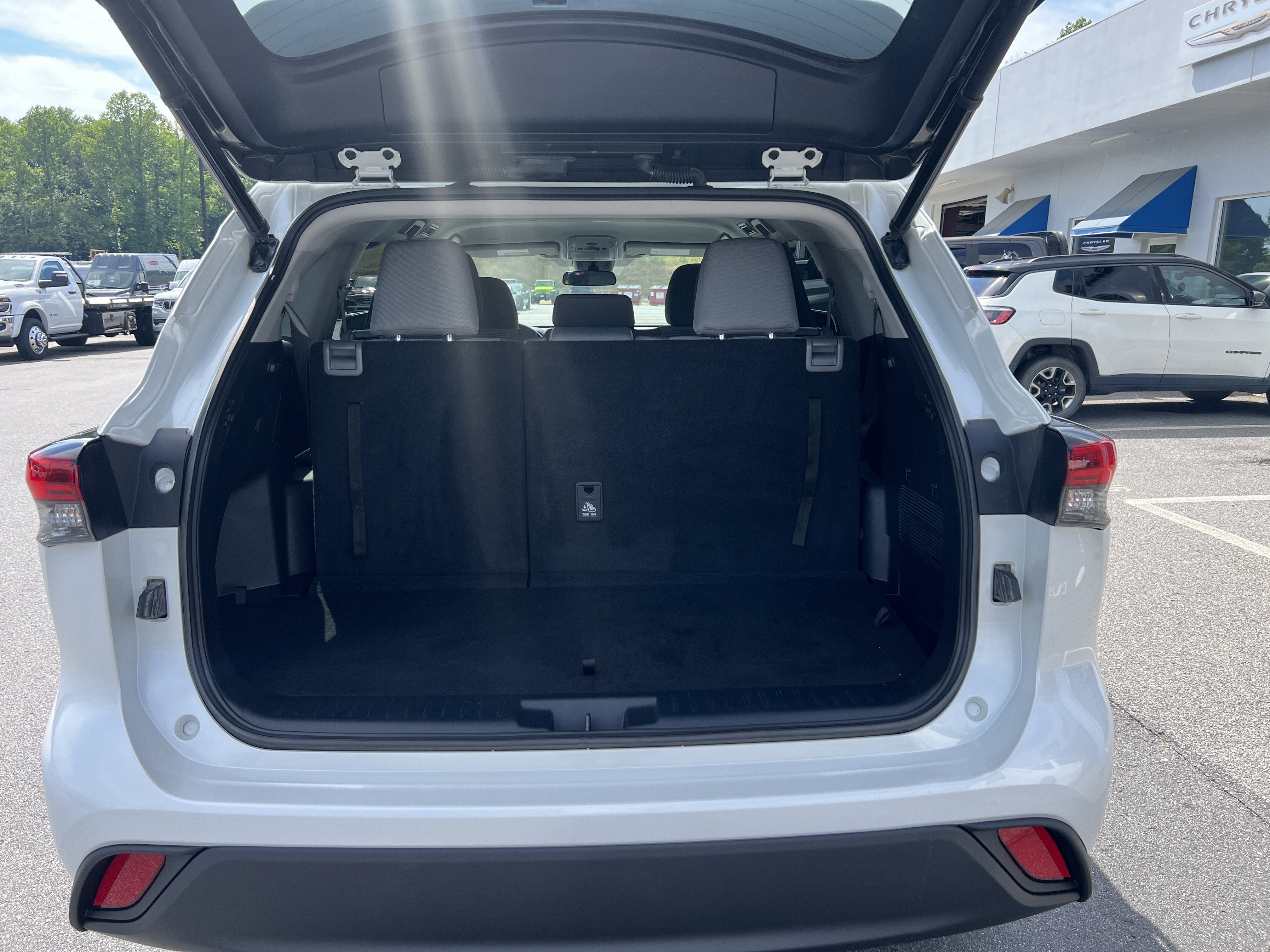 2022 Toyota Highlander Hybrid LE