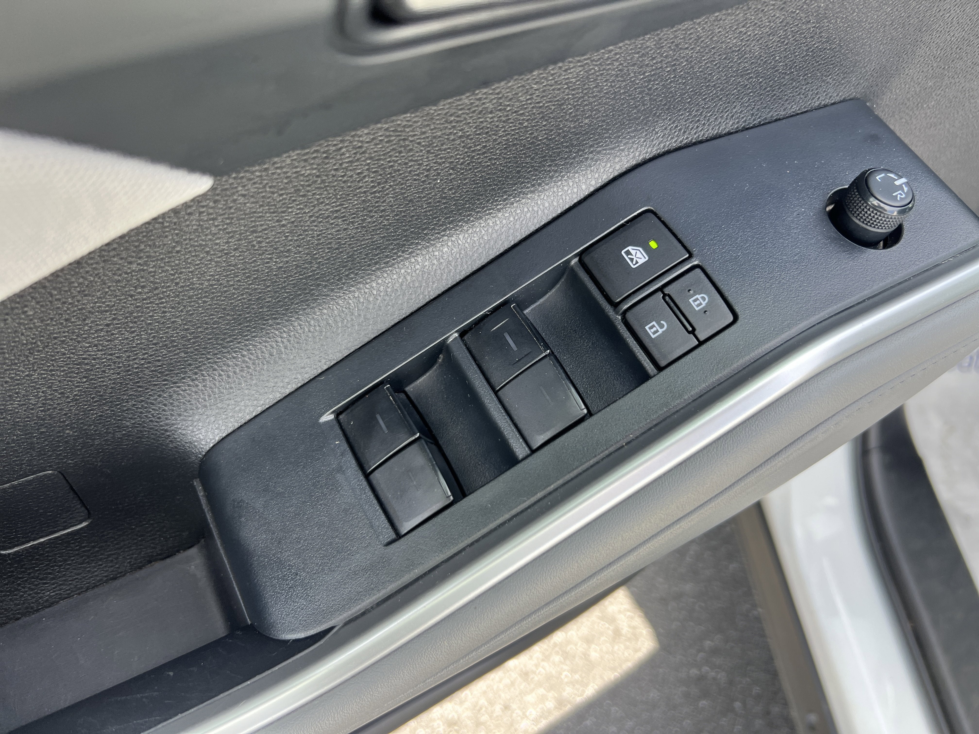 2022 Toyota Highlander Hybrid LE