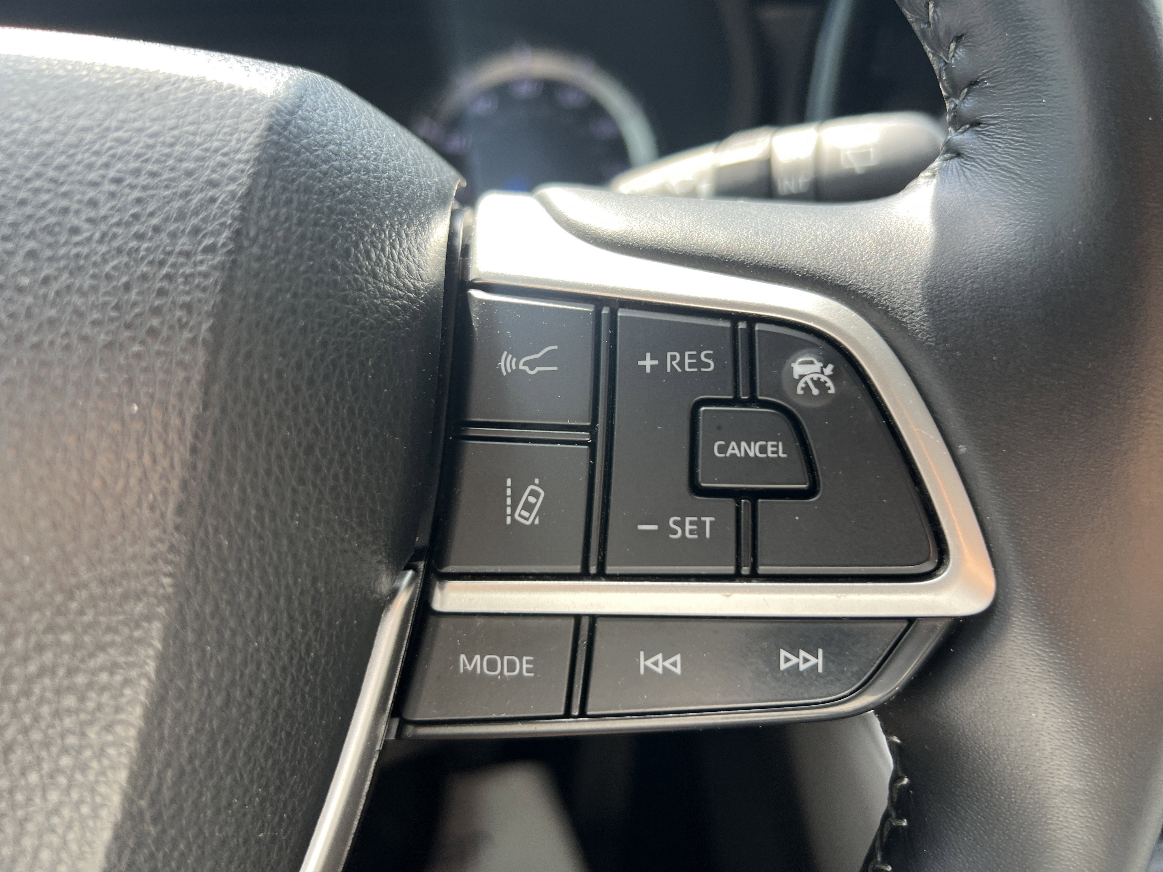 2022 Toyota Highlander Hybrid LE
