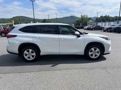 2022 Toyota Highlander Hybrid LE