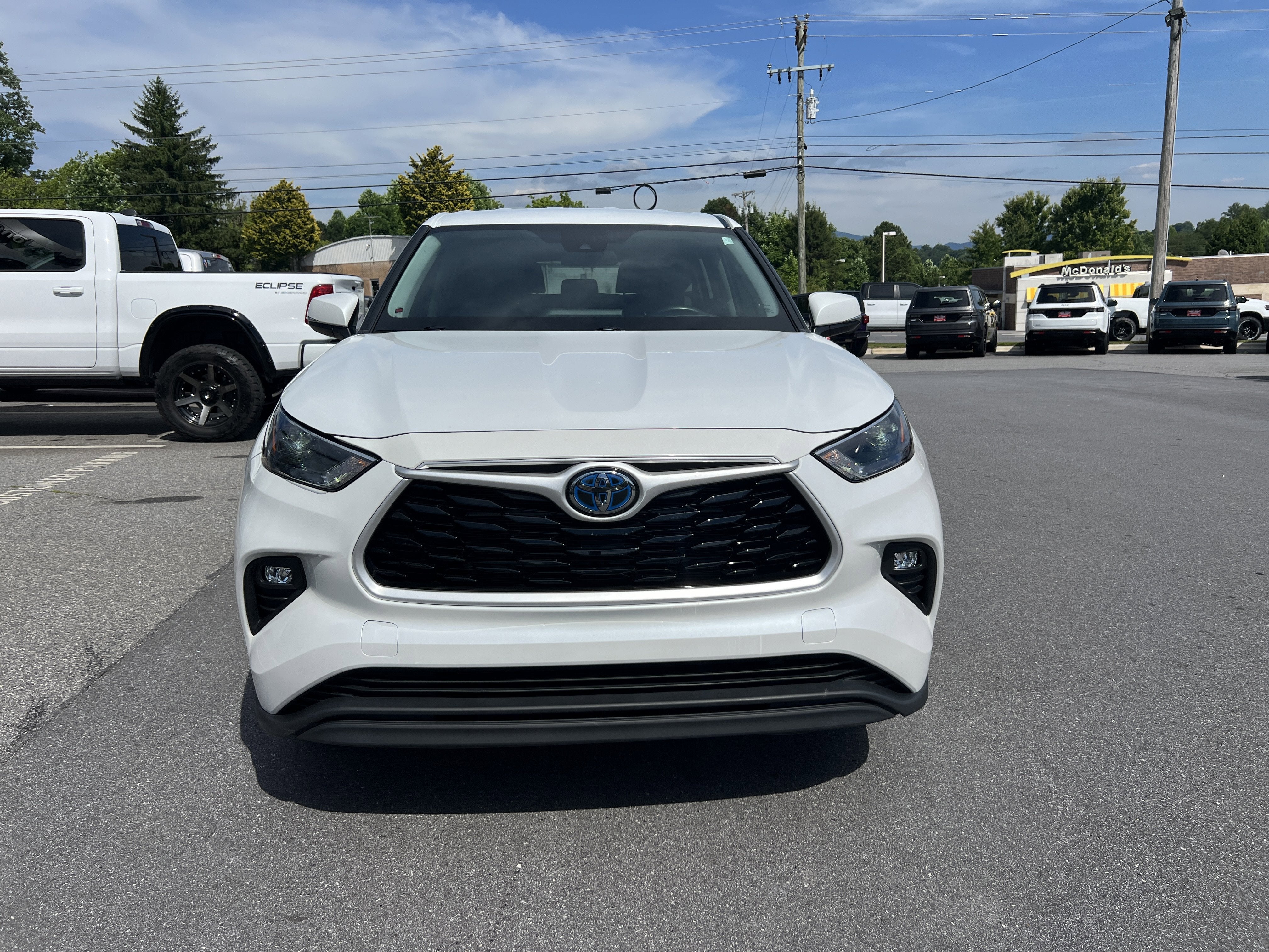 2022 Toyota Highlander Hybrid LE