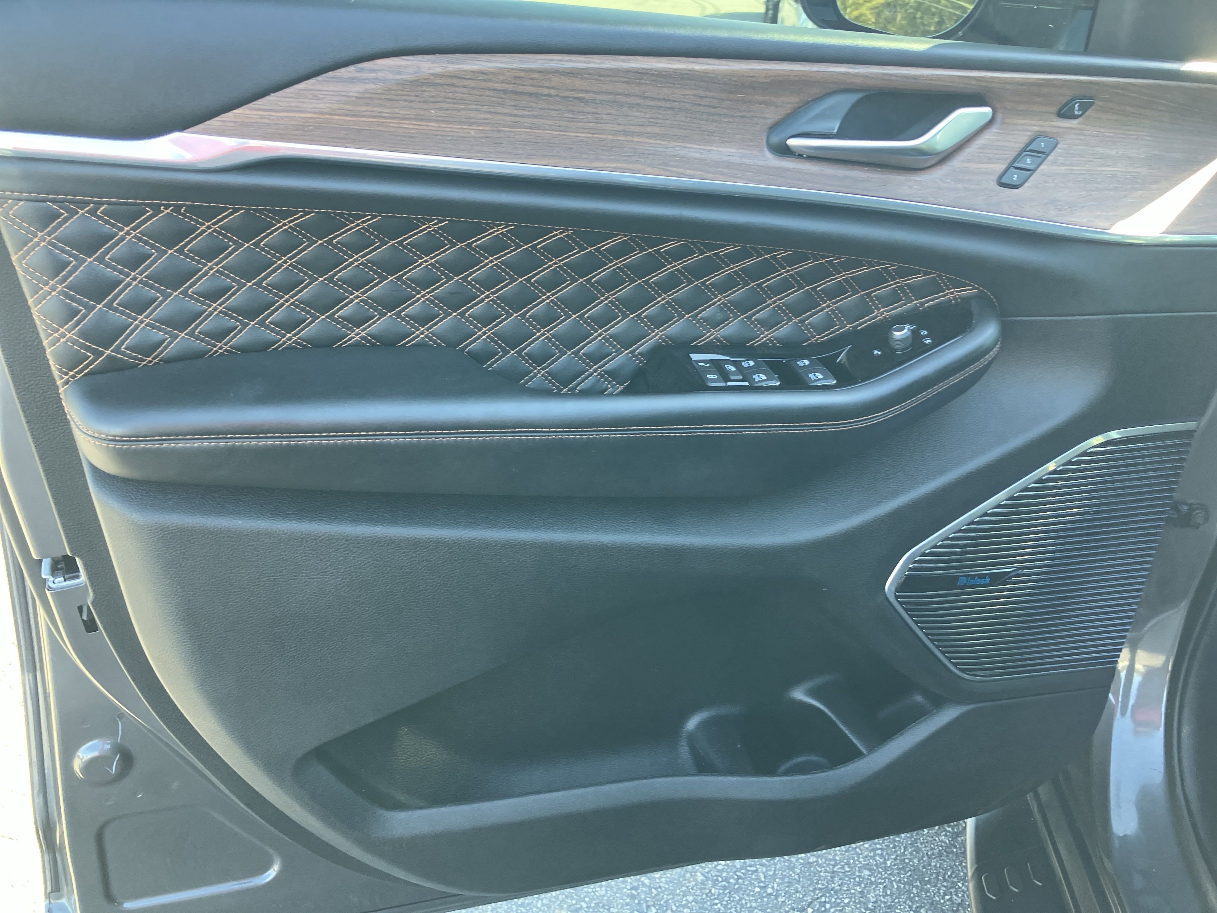 2023 Jeep Grand Cherokee Summit