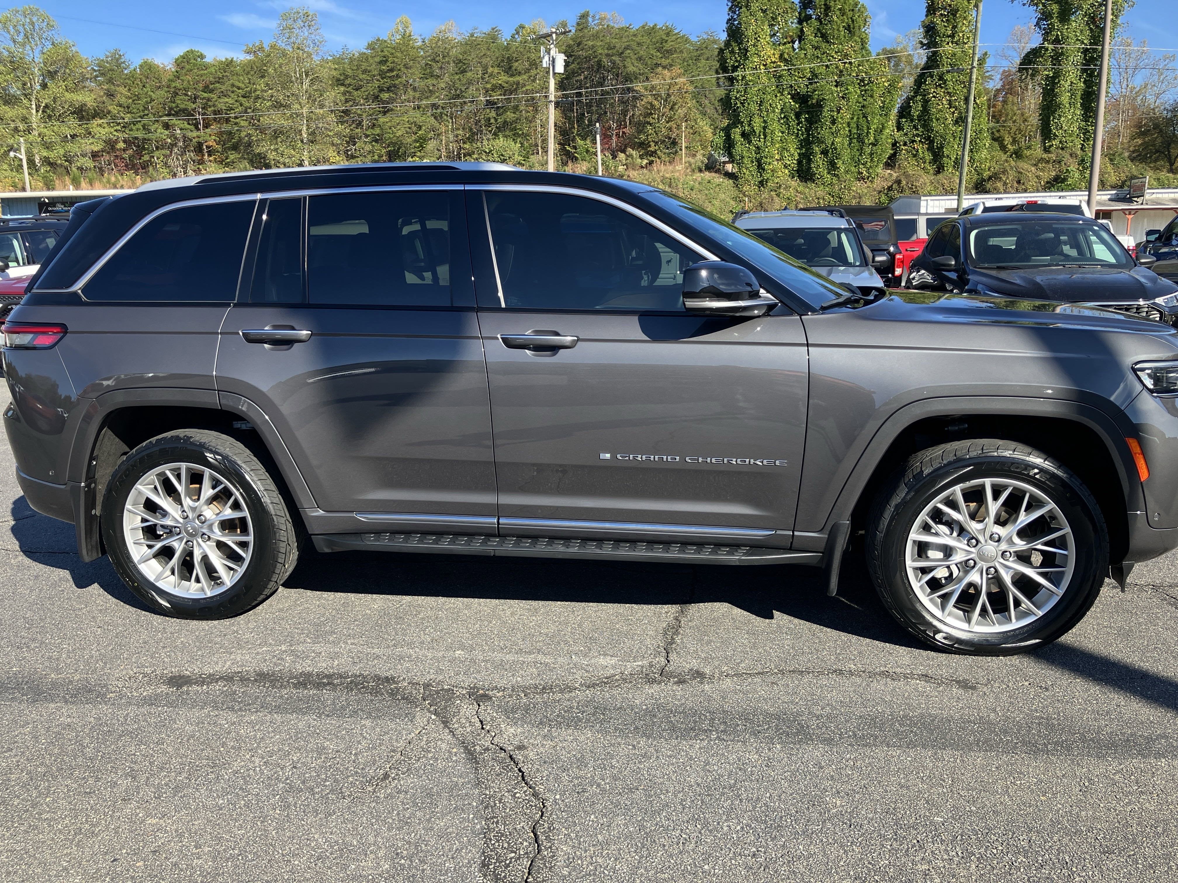 2023 Jeep Grand Cherokee Summit