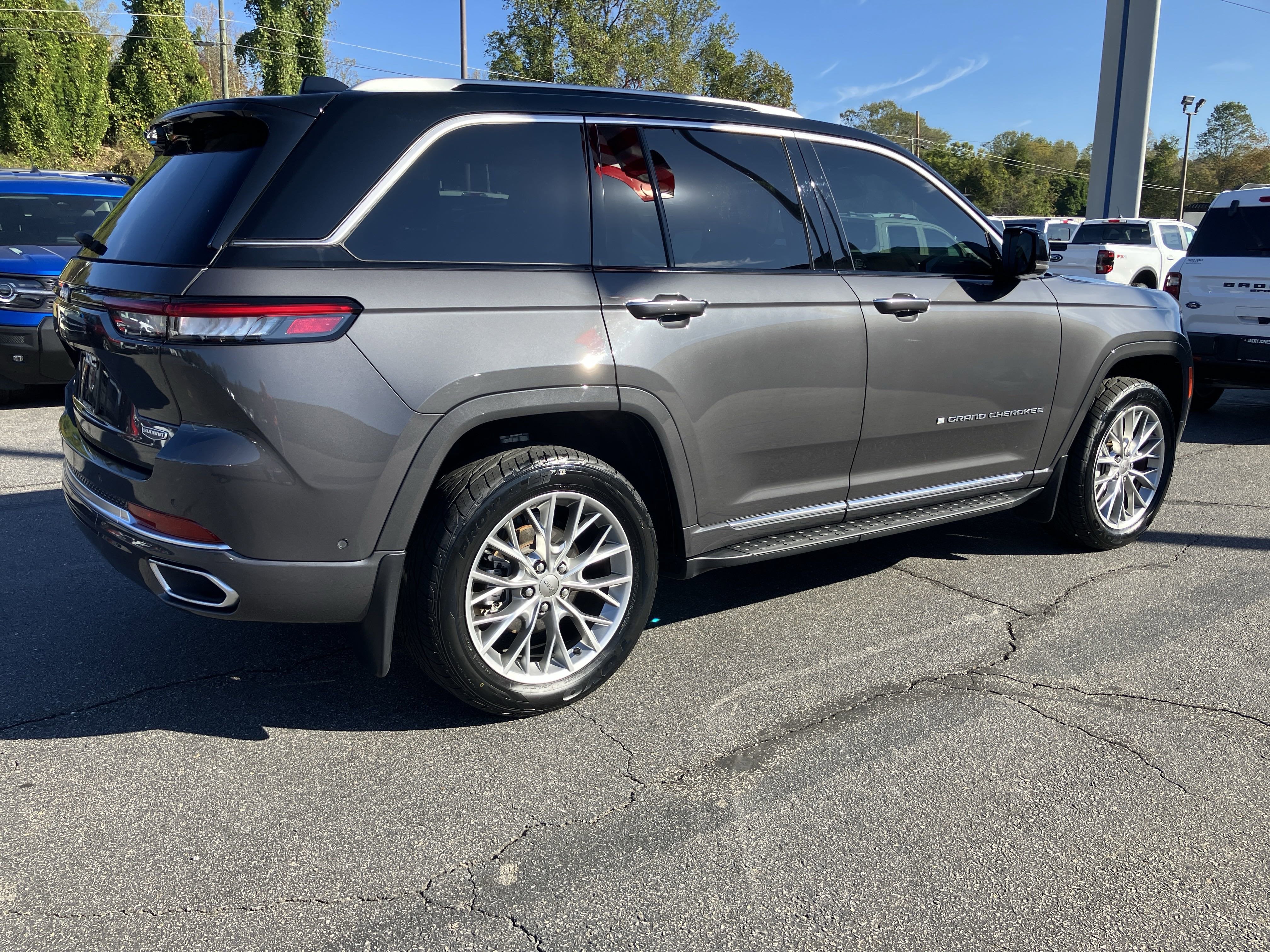 2023 Jeep Grand Cherokee Summit