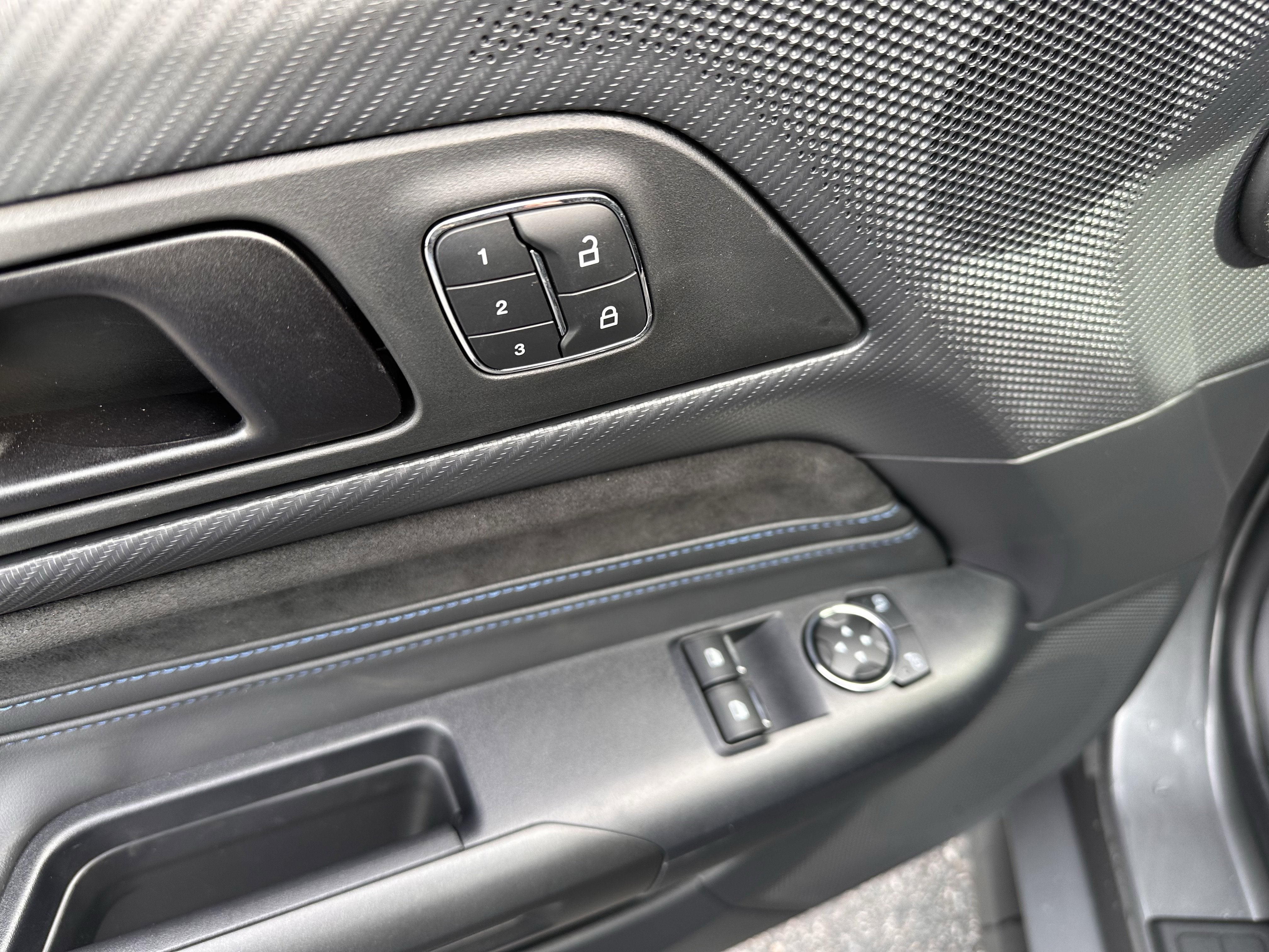 2025 Ford Mustang Dark Horse