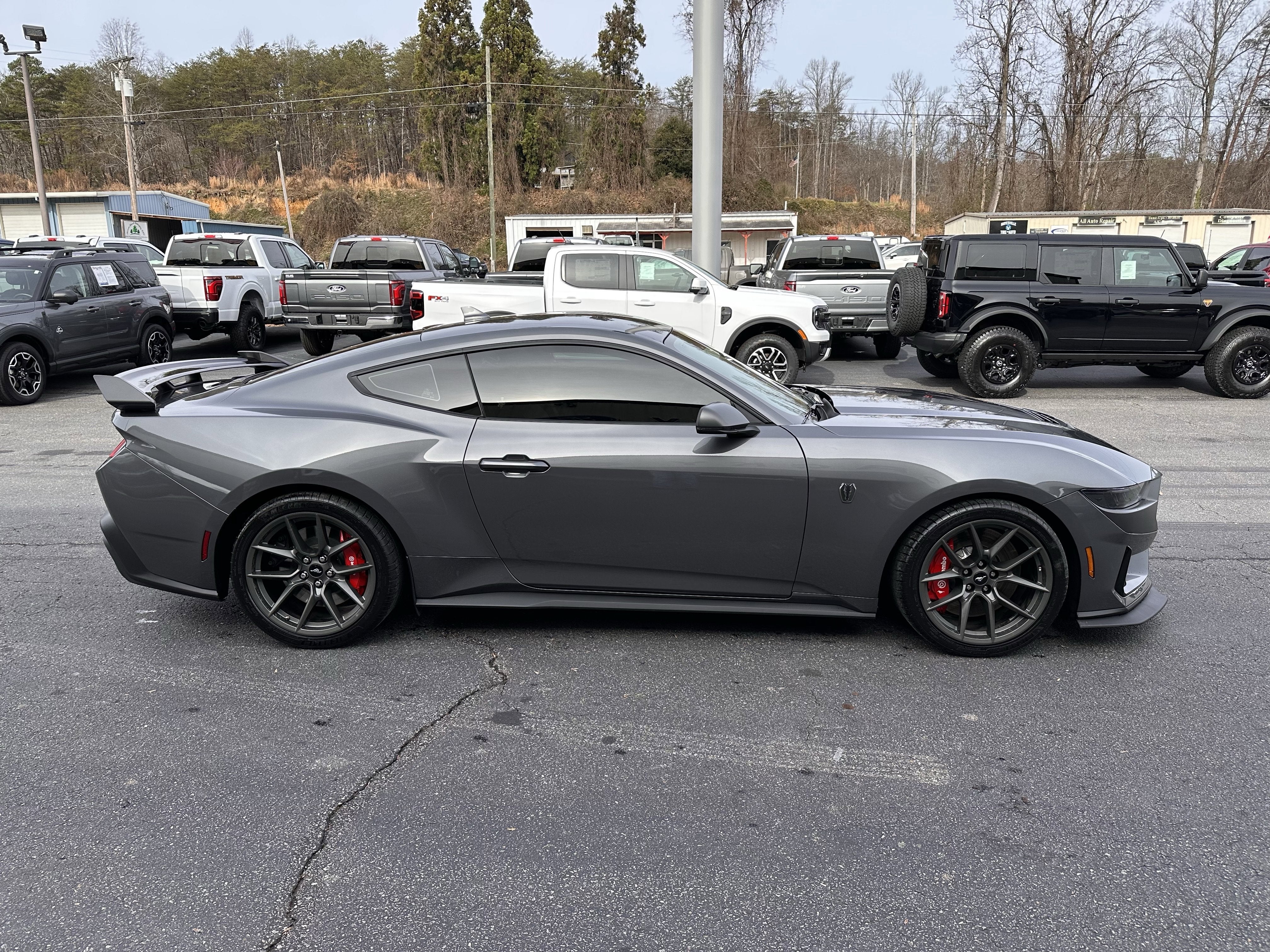 2025 Ford Mustang Dark Horse