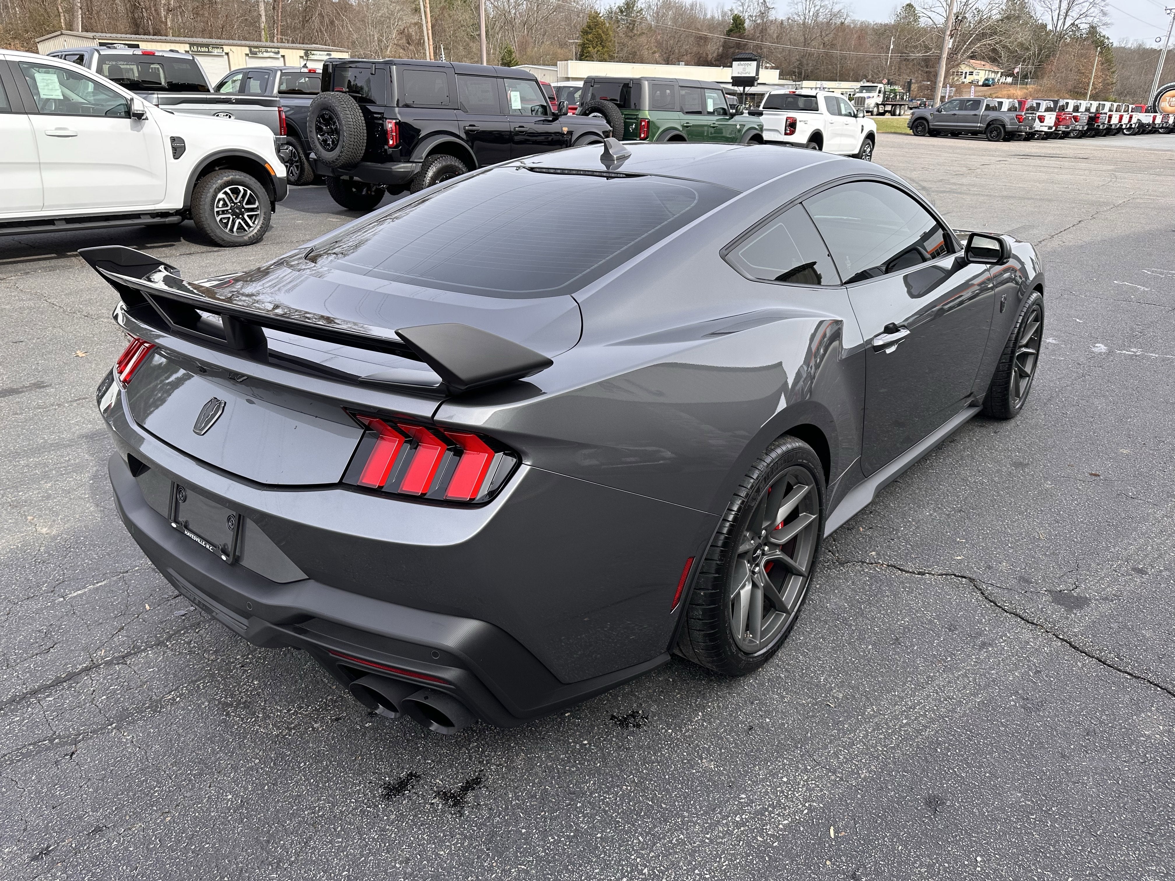 2025 Ford Mustang Dark Horse