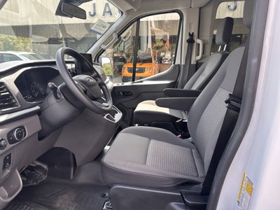 2025 Ford Transit Passenger Wagon XLT