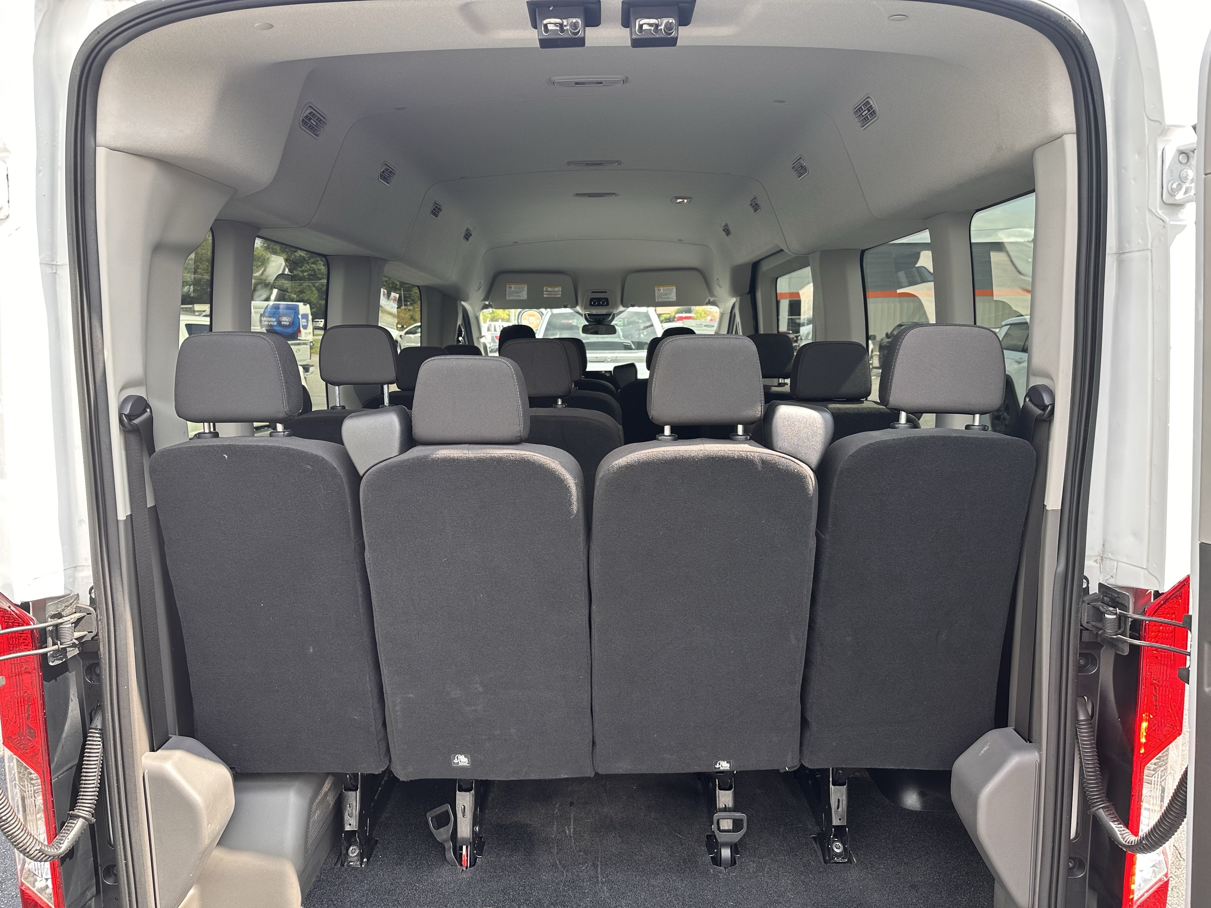 2025 Ford Transit Passenger Wagon XLT