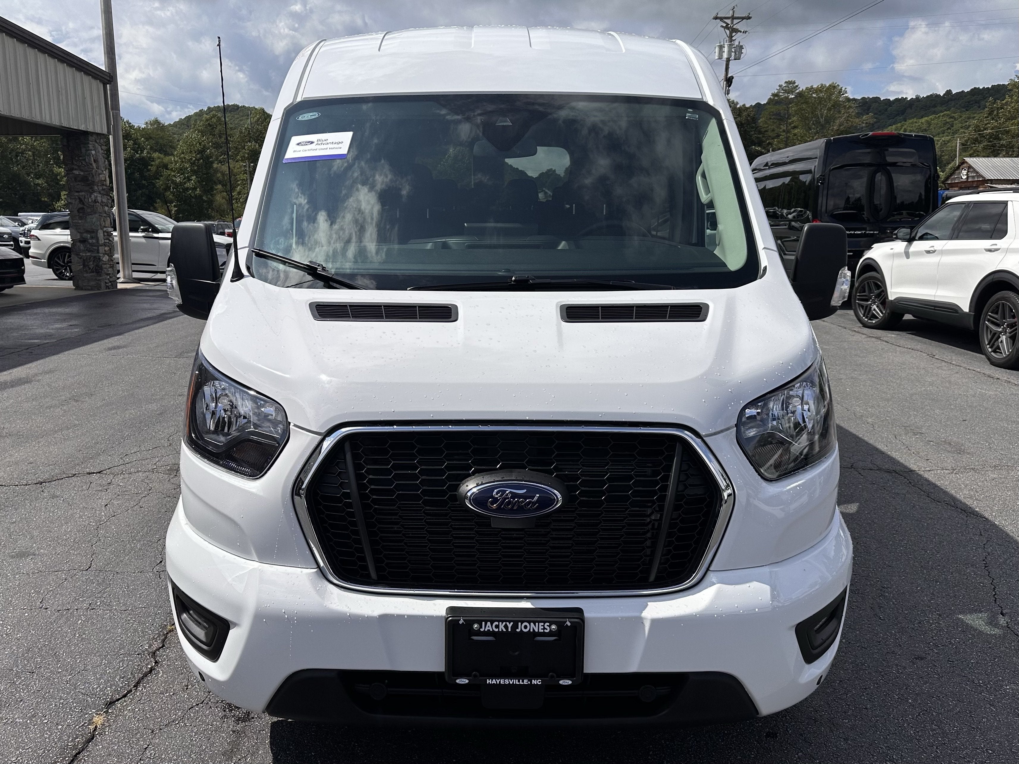 2025 Ford Transit Passenger Wagon XLT