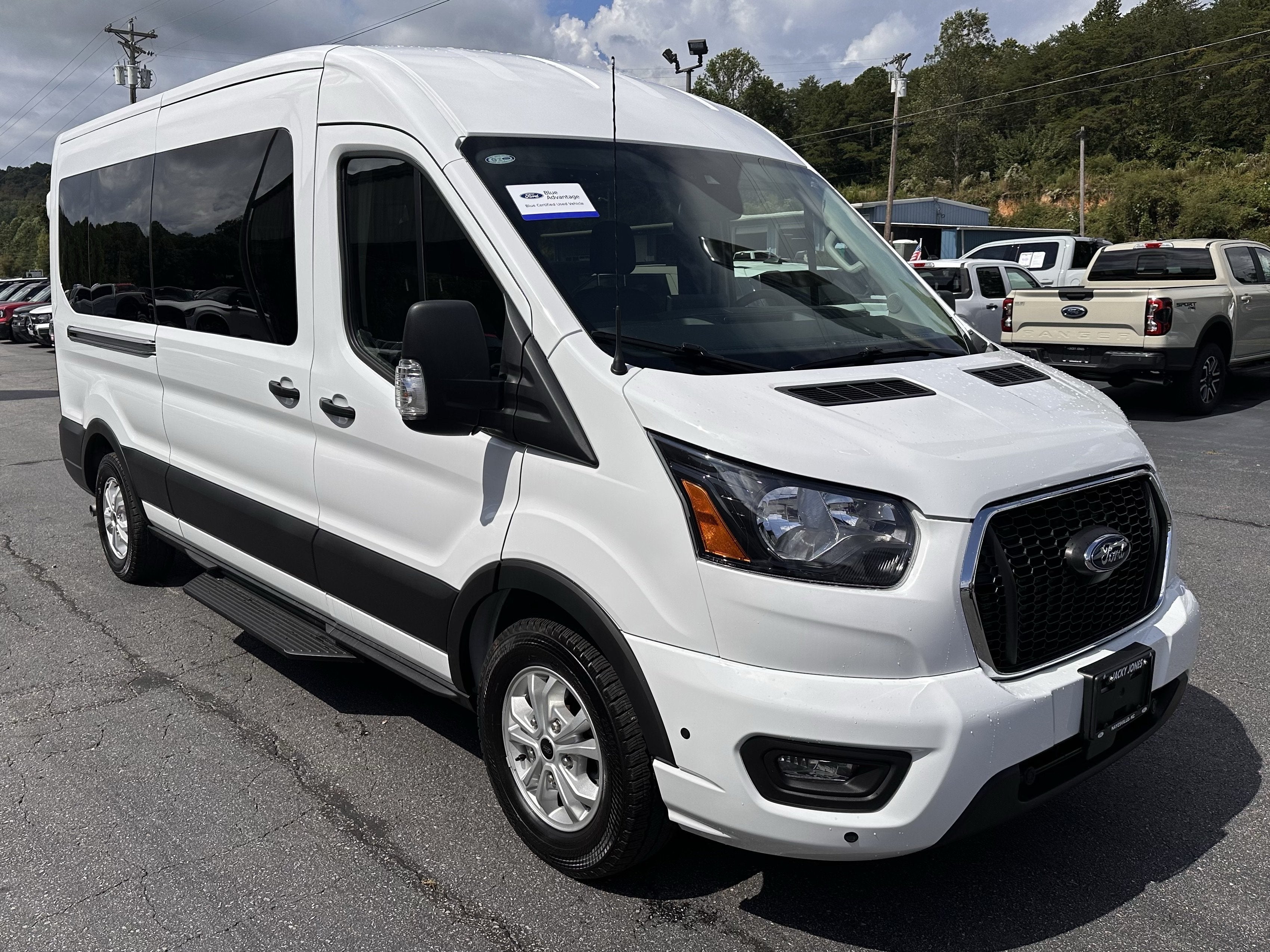 2025 Ford Transit Passenger Wagon XLT