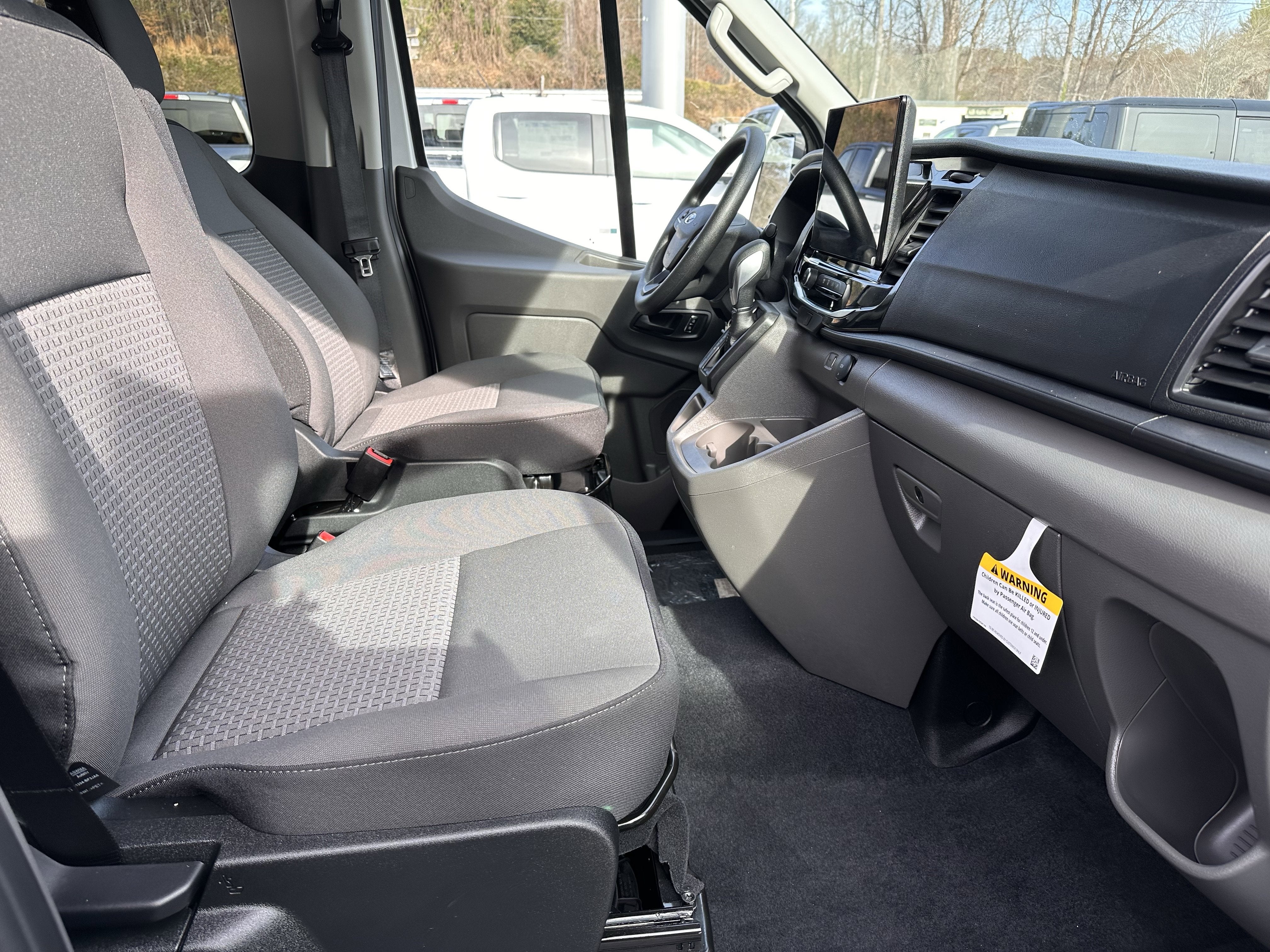 2024 Ford Transit Passenger Wagon XLT