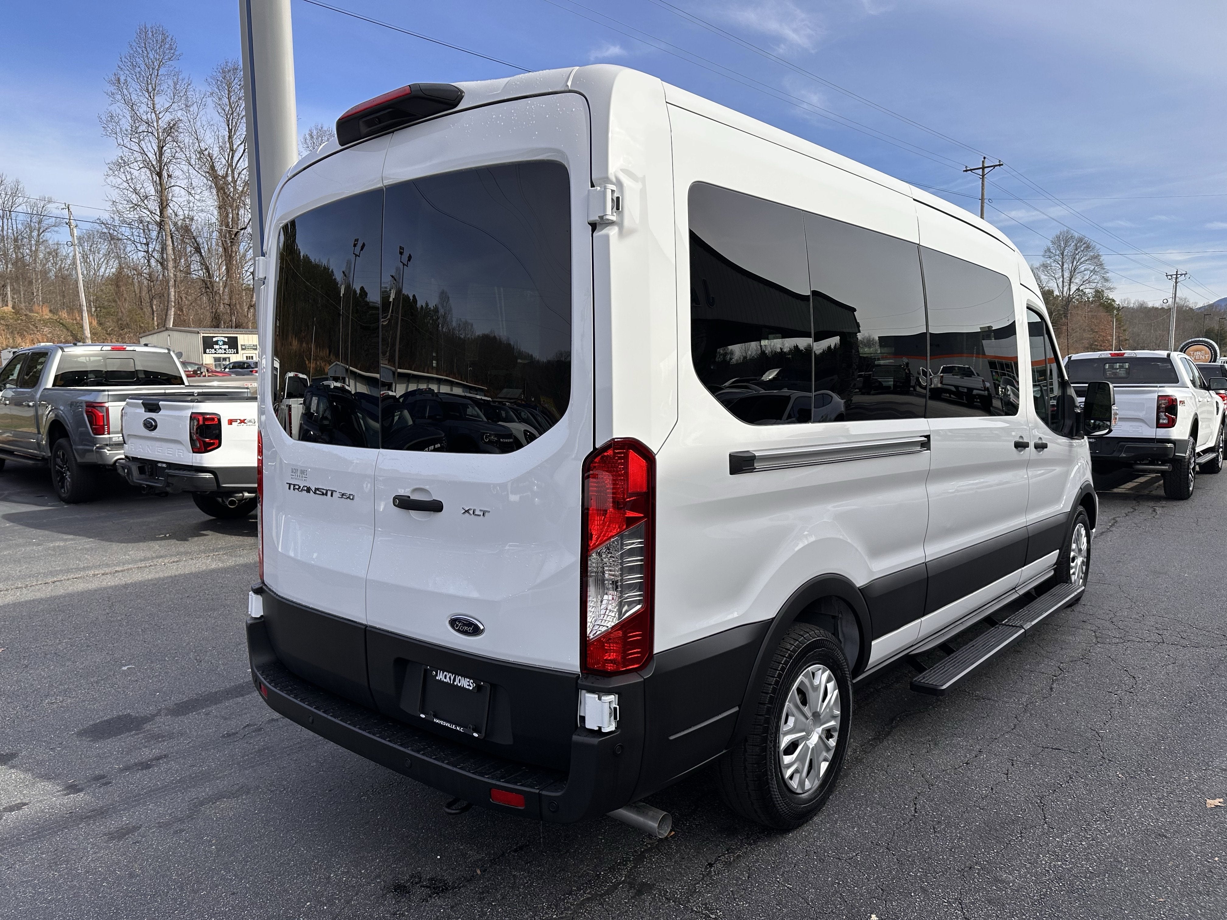 2024 Ford Transit Passenger Wagon XLT