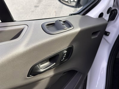 2024 Ford Transit MR Passenger Wagon XLT