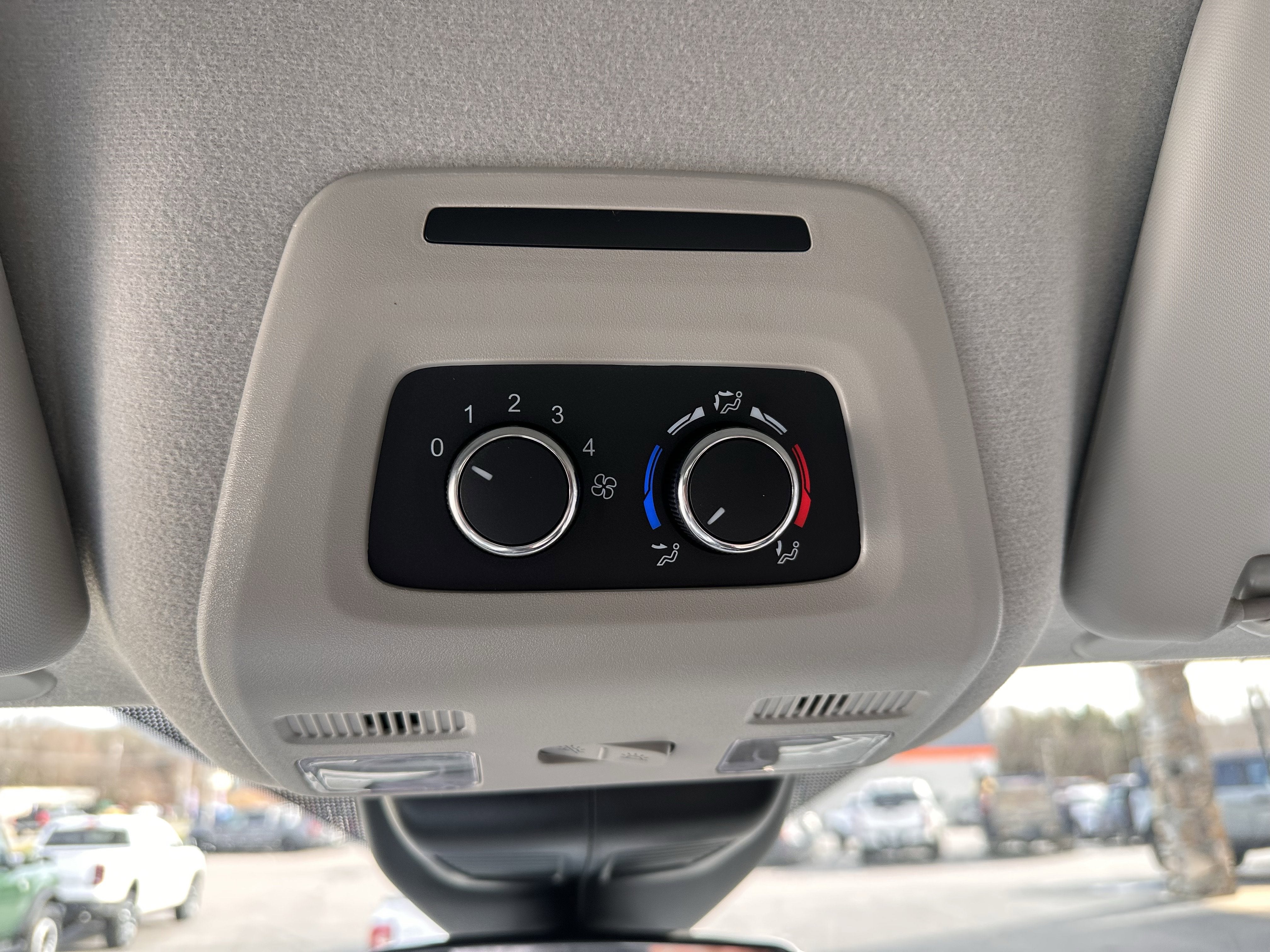 2024 Ford Transit MR Passenger Wagon XLT