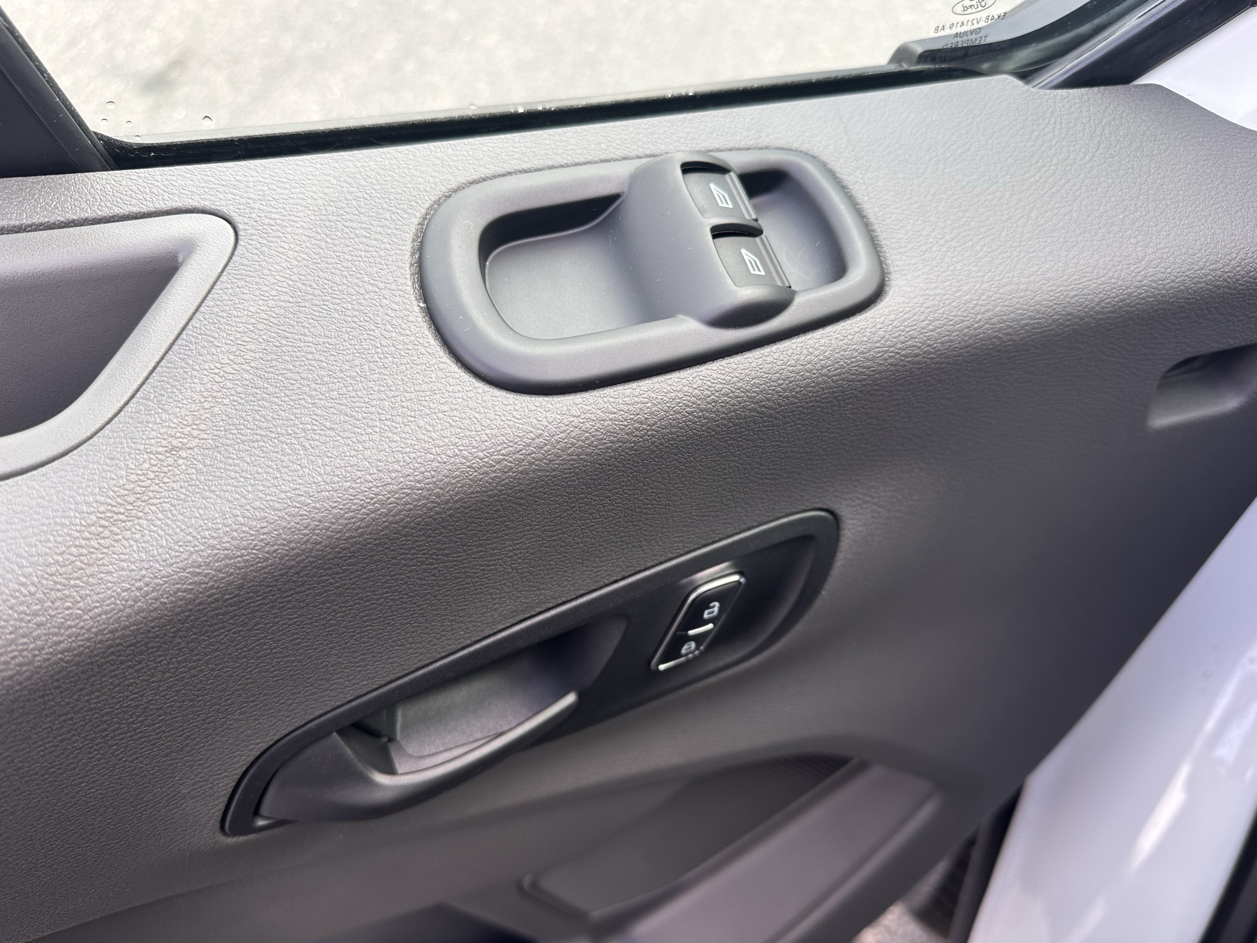 2027 Ford Transit Passenger Wagon XL