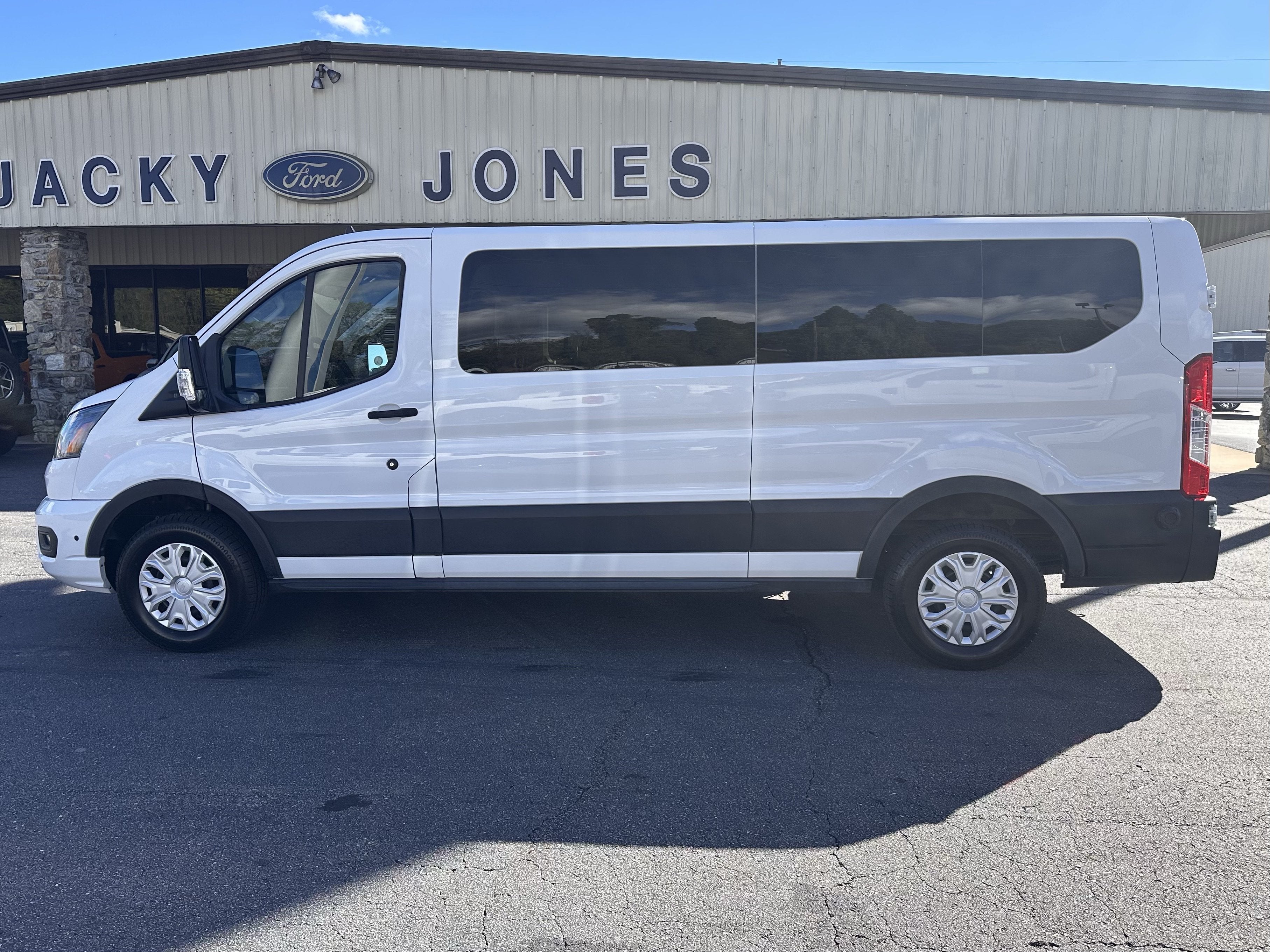 2024 Ford Transit Passenger Wagon XL