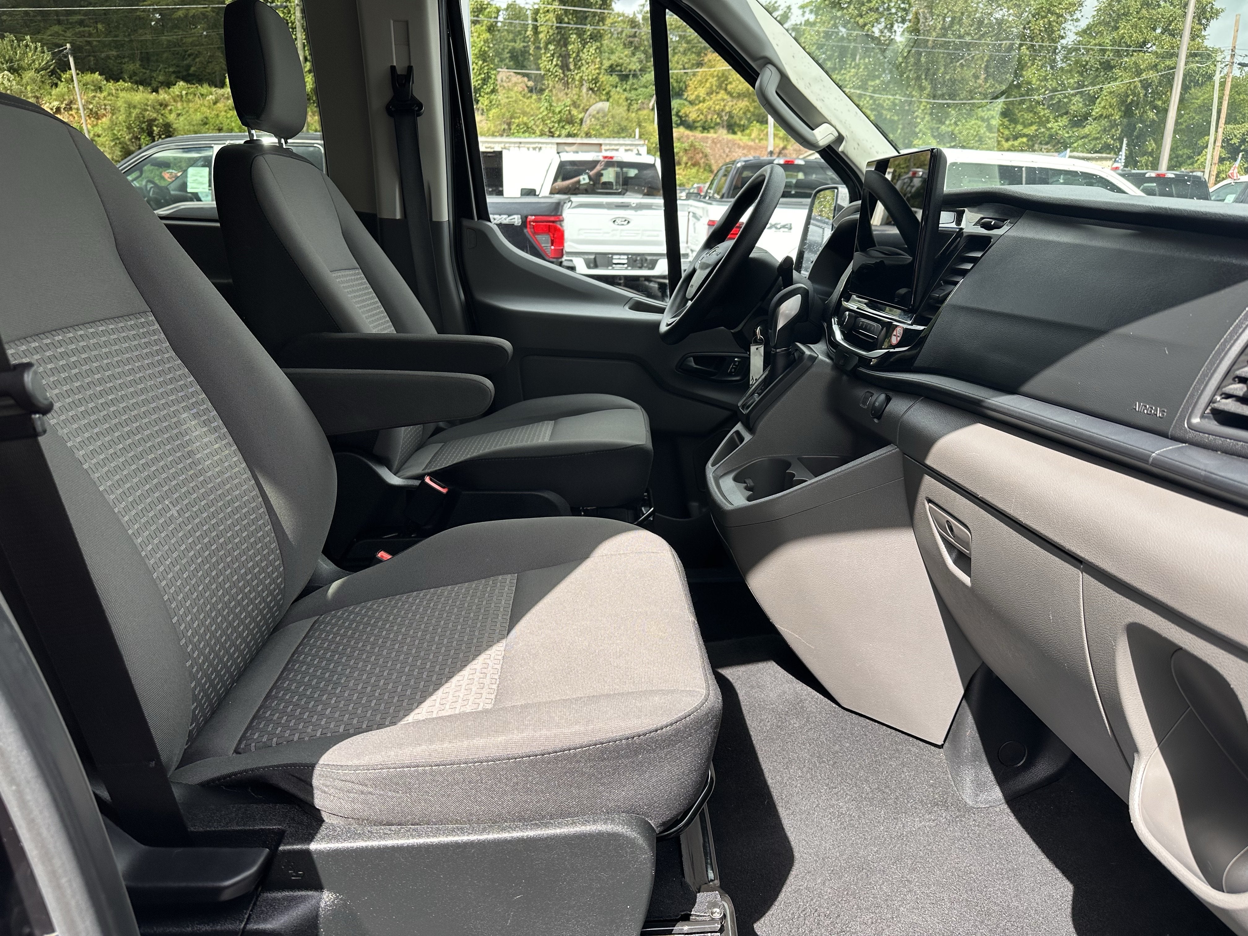 2025 Ford Transit Passenger Wagon XLT