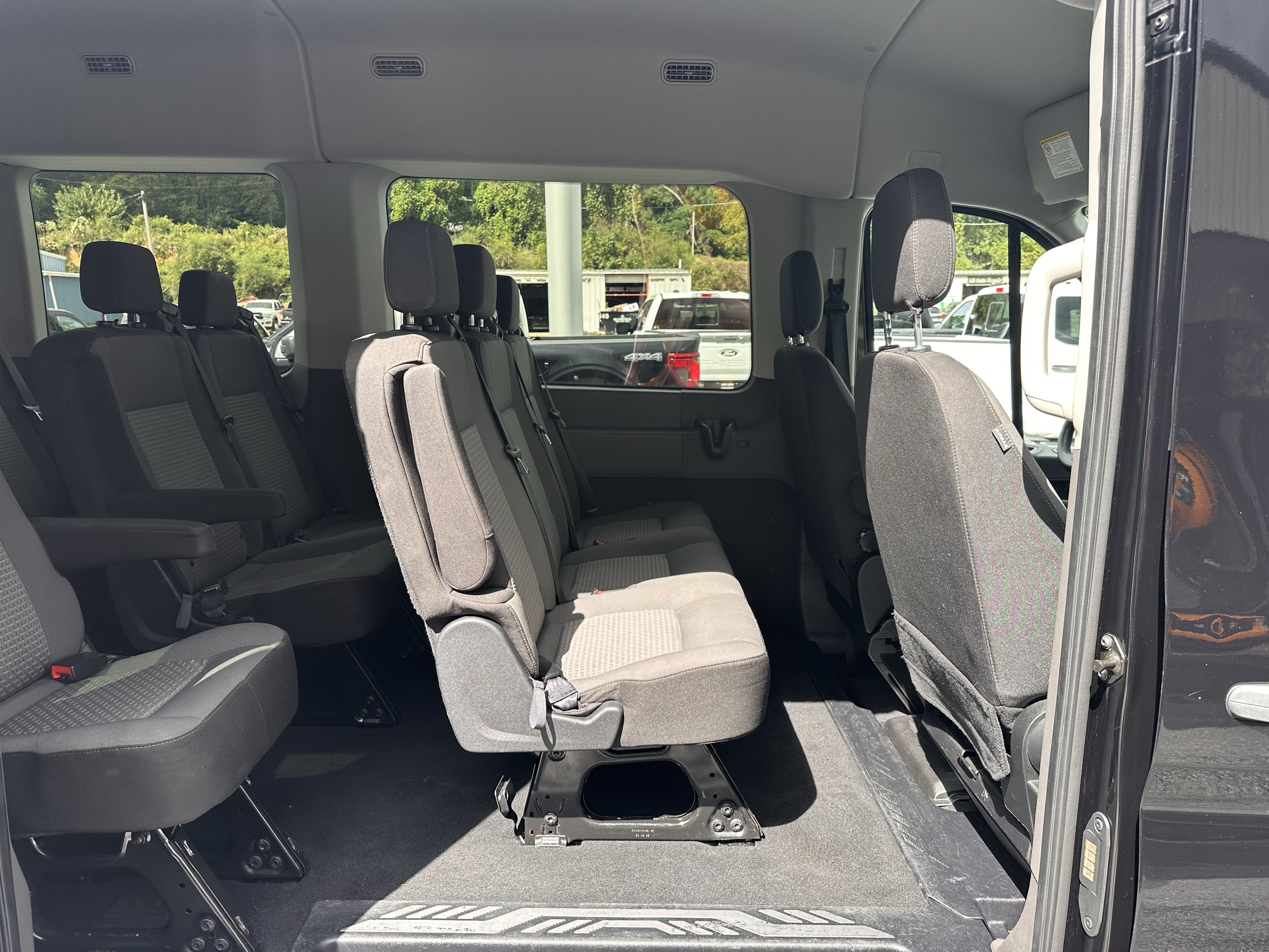 2025 Ford Transit Passenger Wagon XLT
