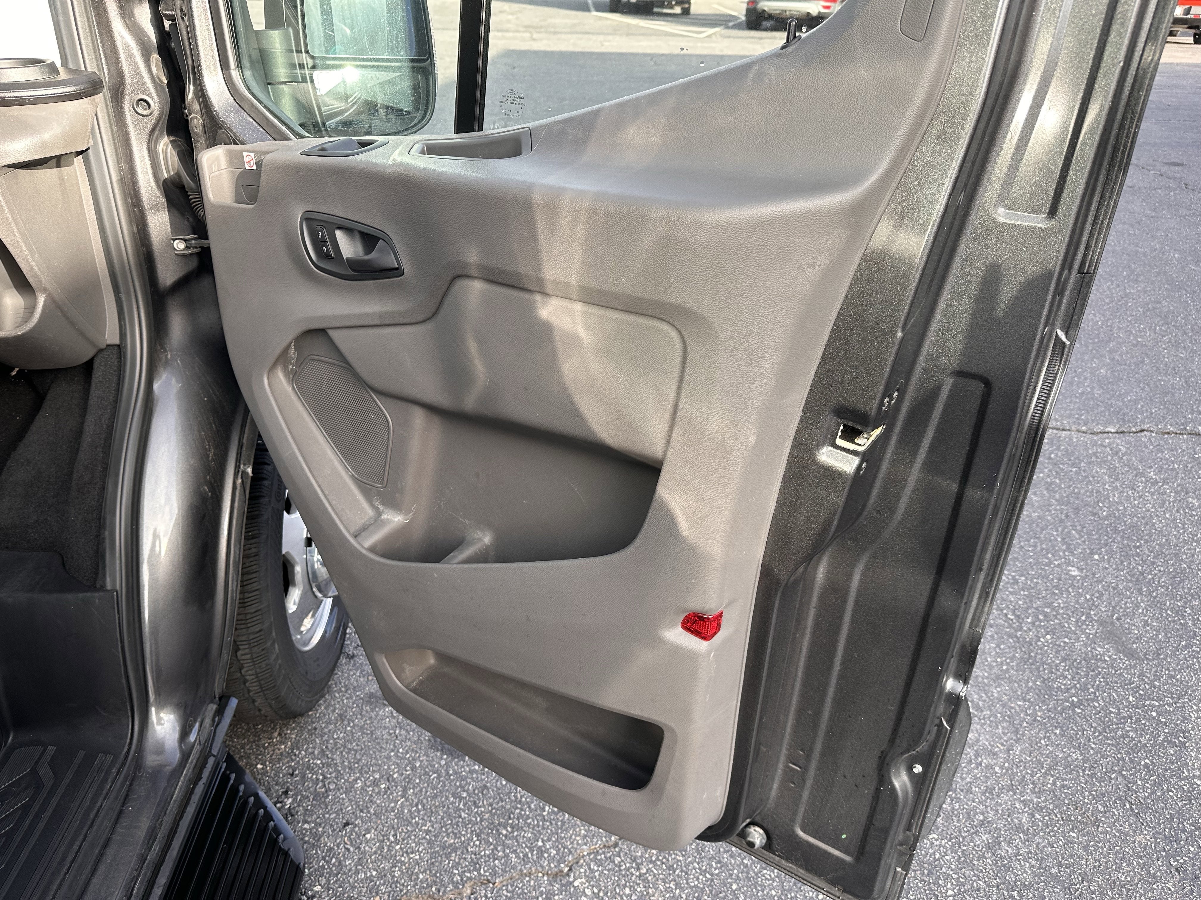 2020 Ford Transit MR Passenger Wagon XLT