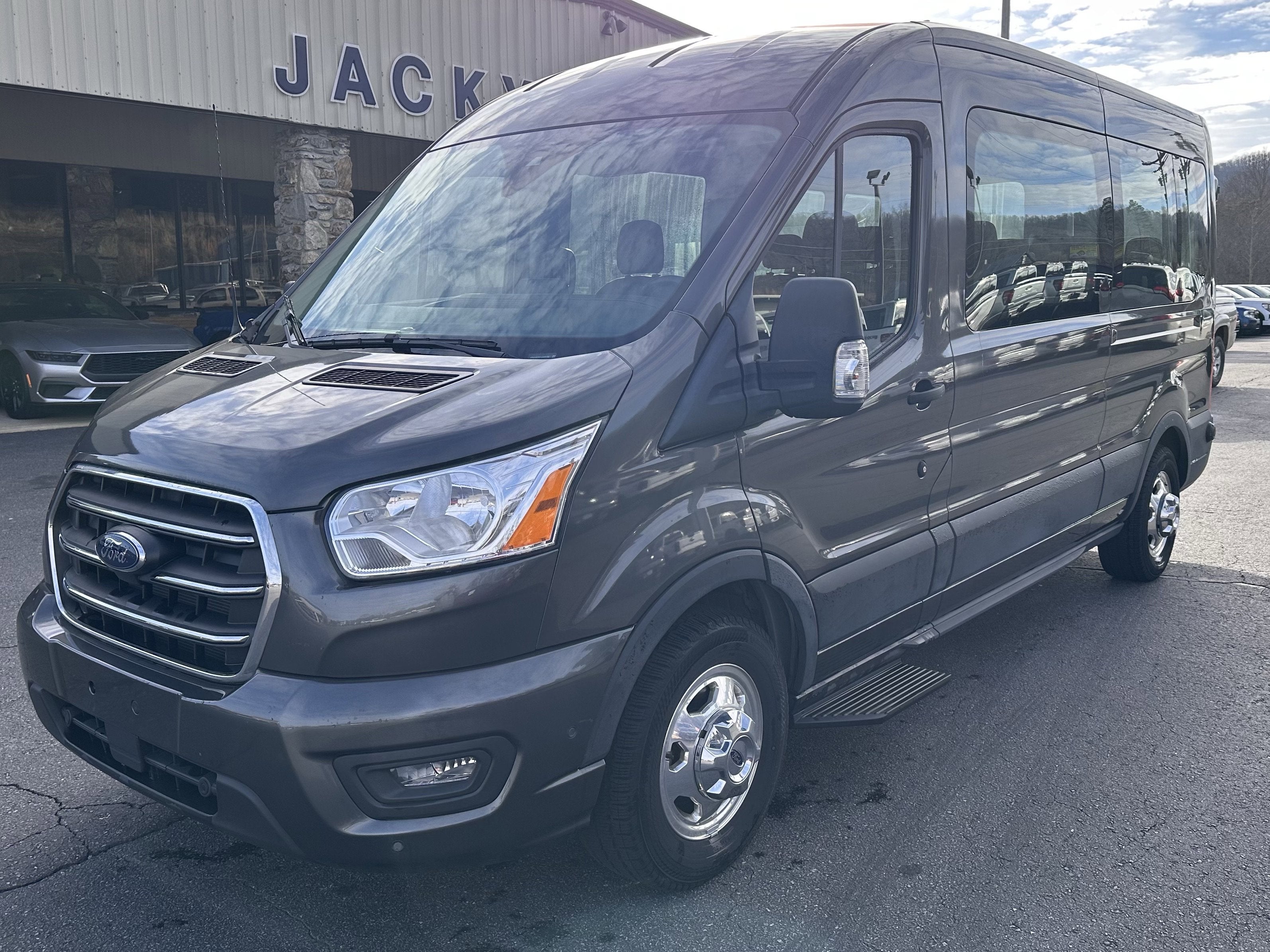 2020 Ford Transit MR Passenger Wagon XLT