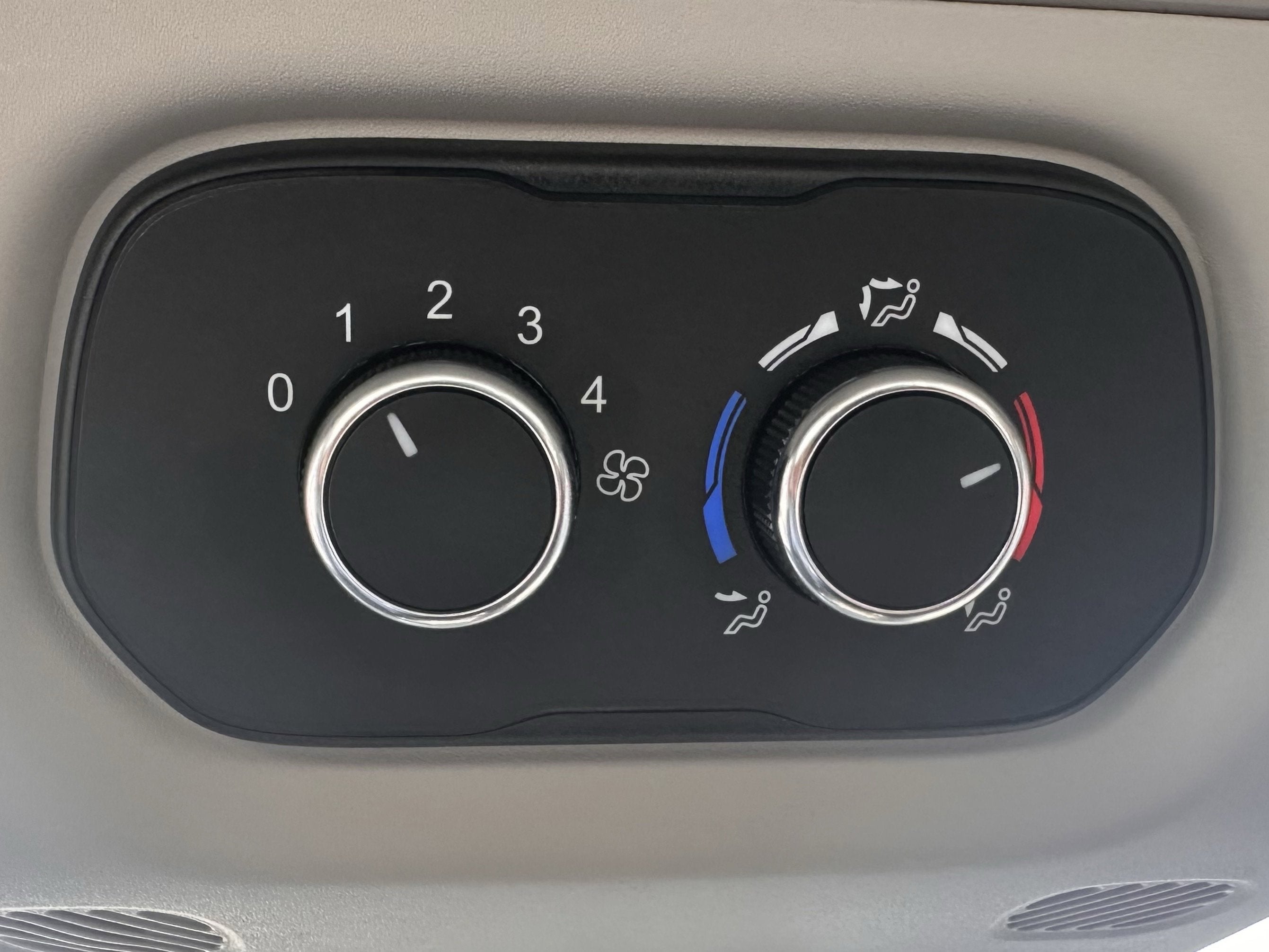 2020 Ford Transit MR Passenger Wagon XLT