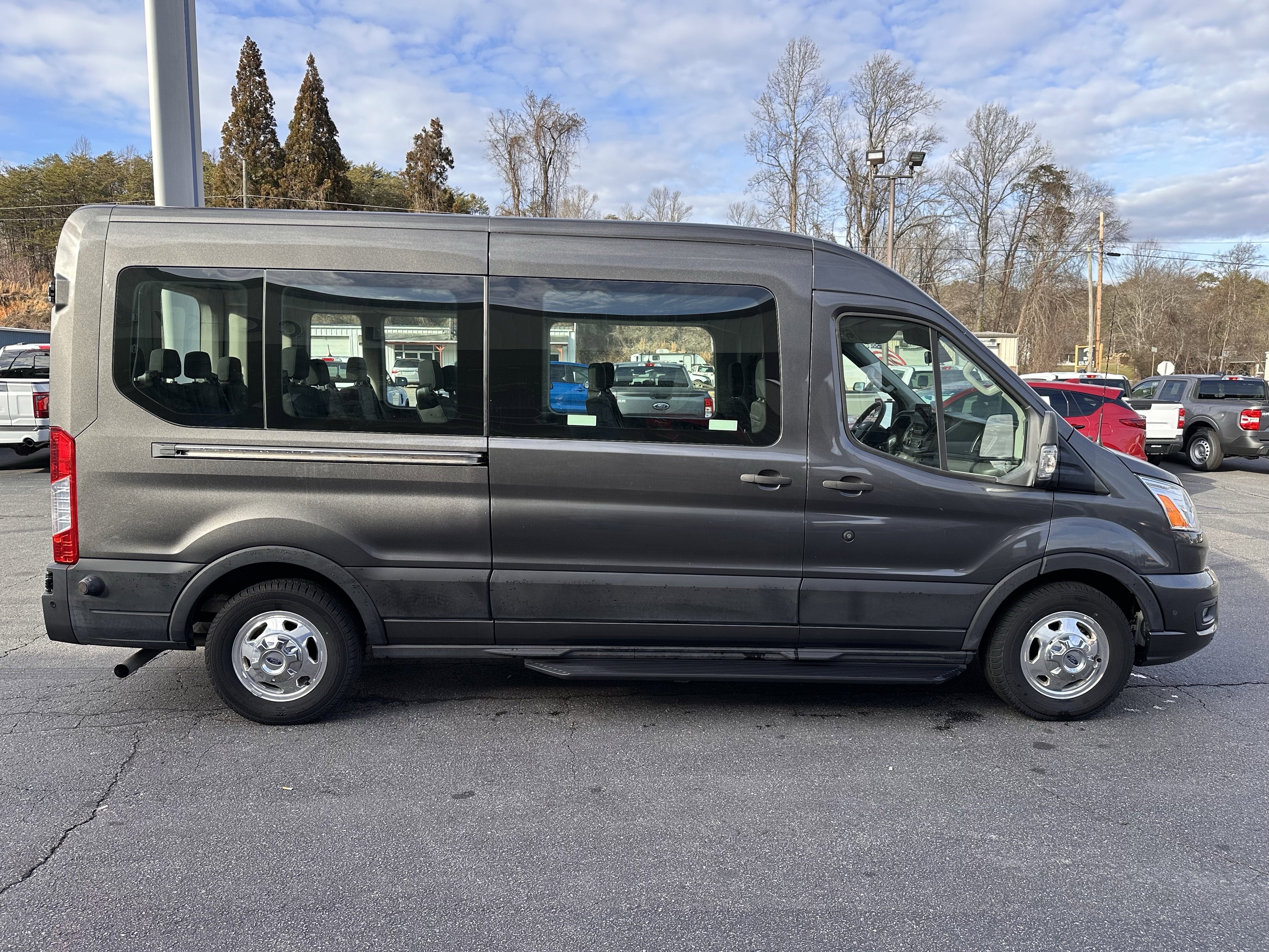 2020 Ford Transit MR Passenger Wagon XLT