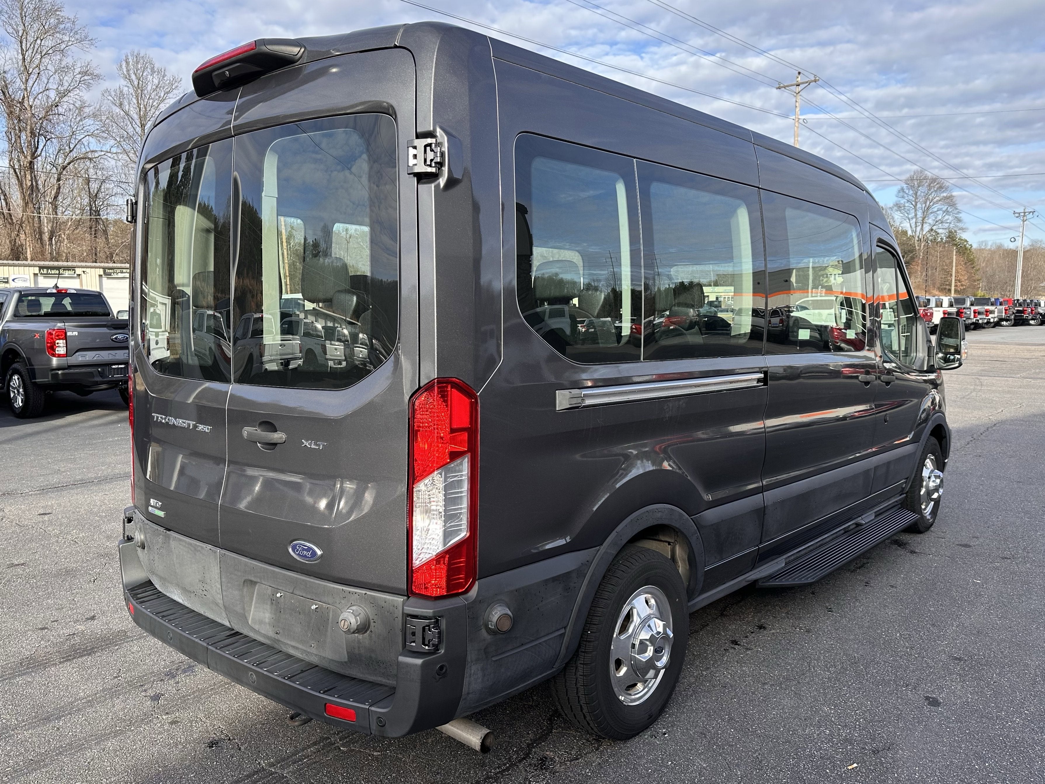 2020 Ford Transit MR Passenger Wagon XLT