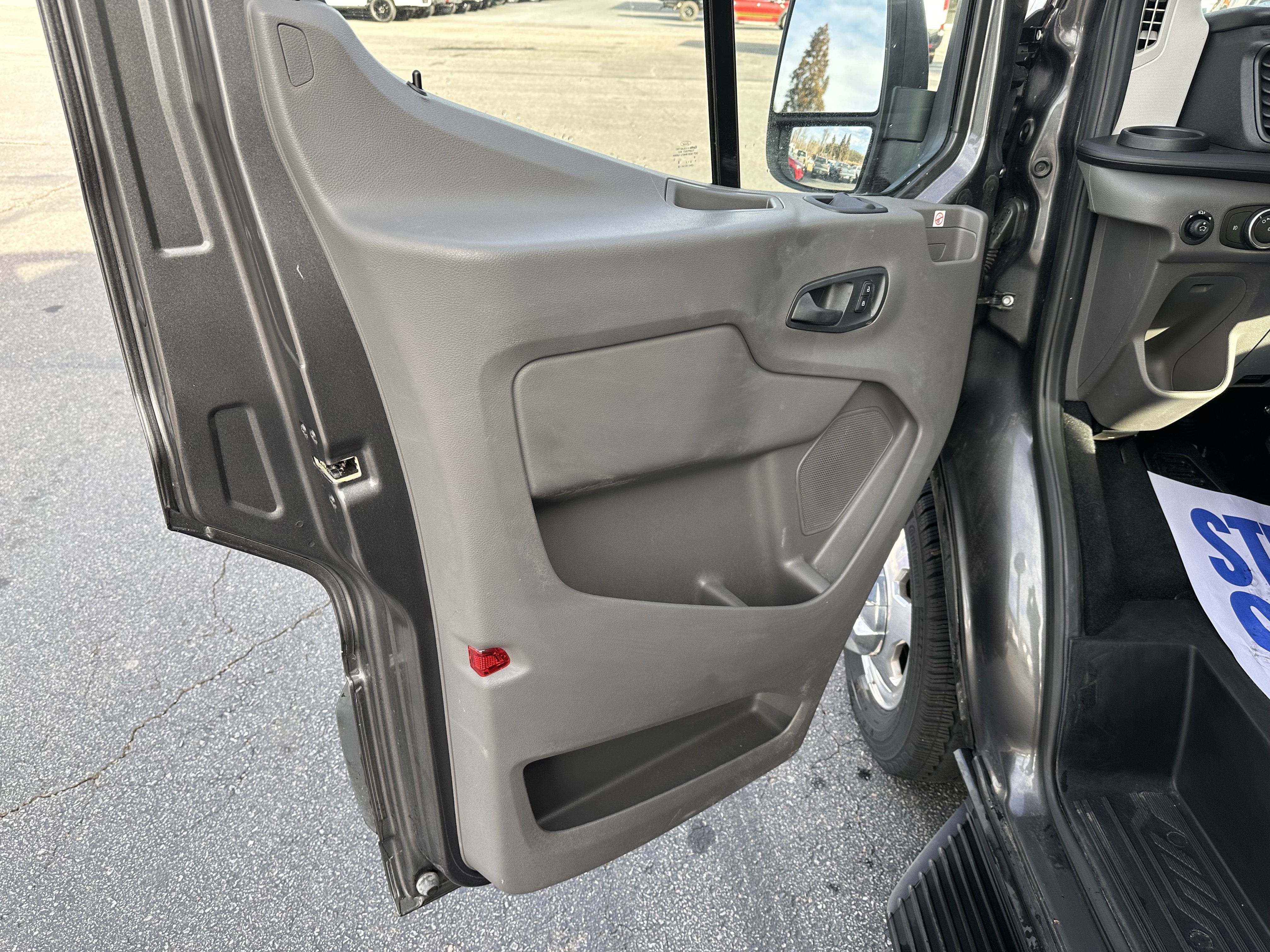 2020 Ford Transit MR Passenger Wagon XLT