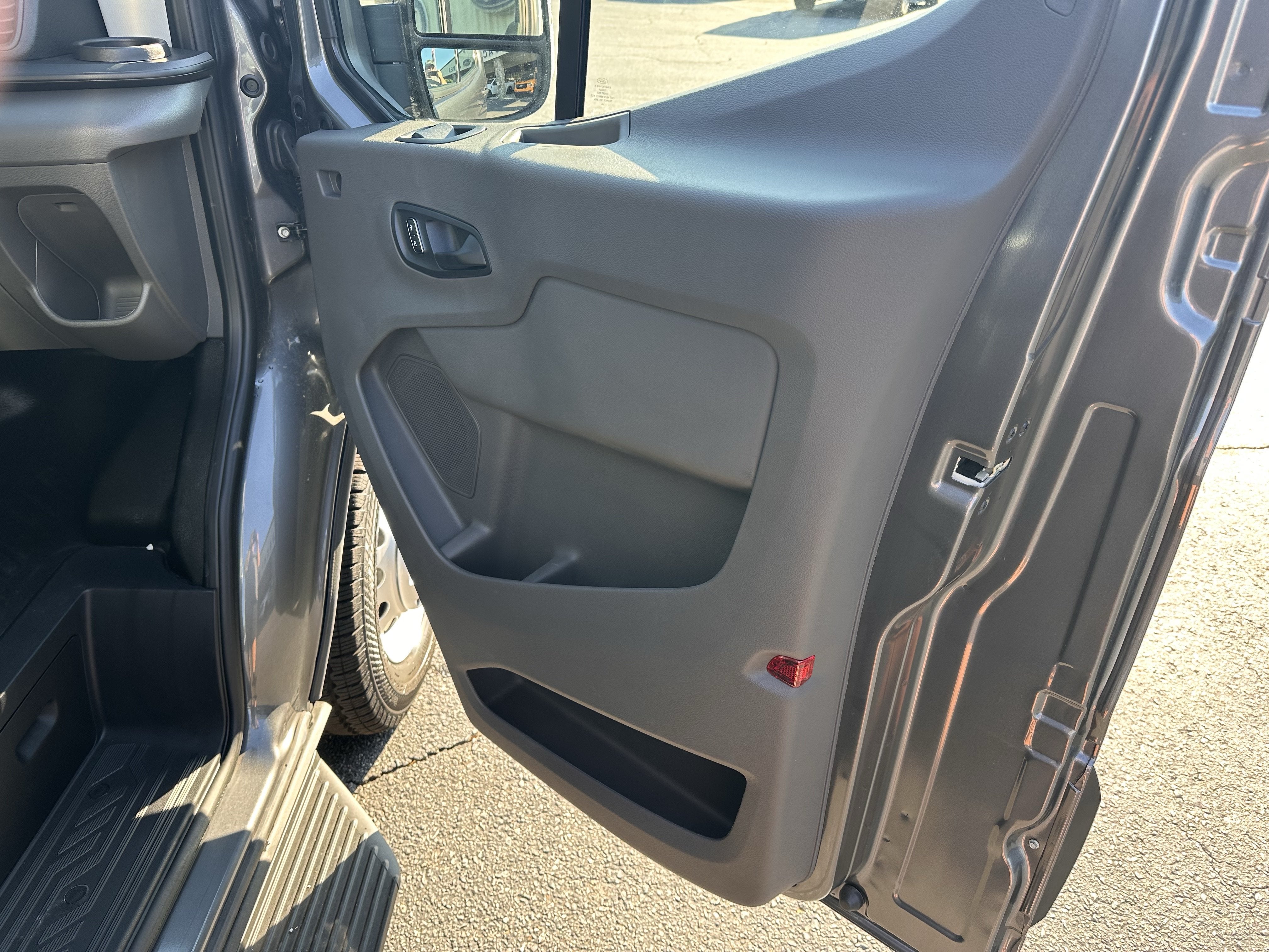 2026 Ford Transit Passenger Wagon XLT