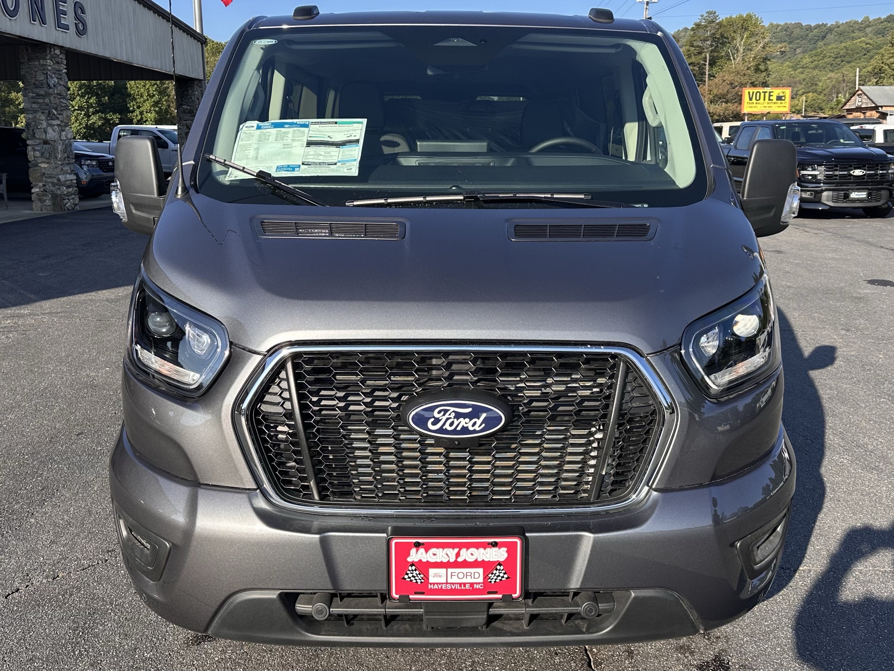 2026 Ford Transit Passenger Wagon XLT