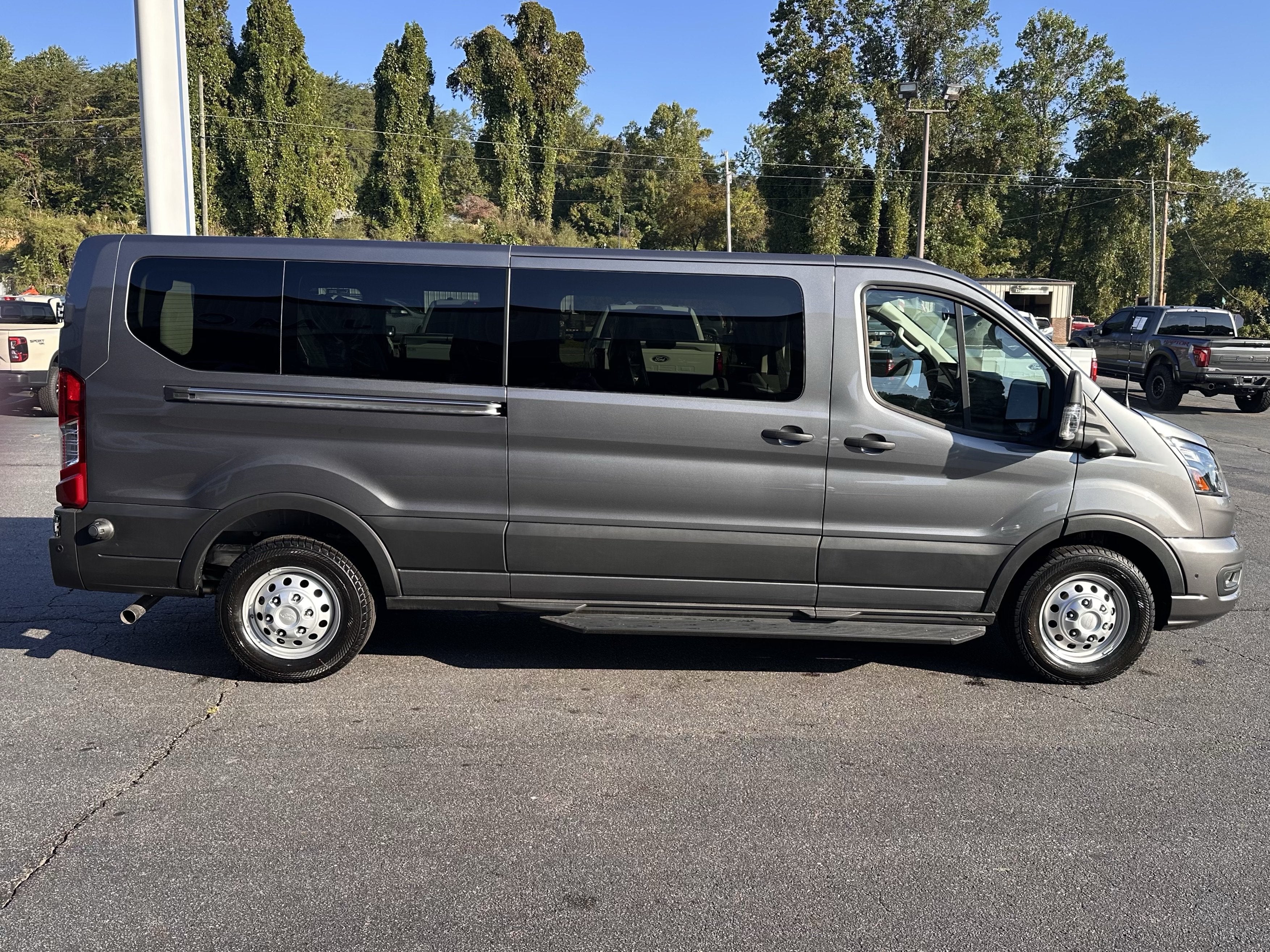 2026 Ford Transit Passenger Wagon XLT