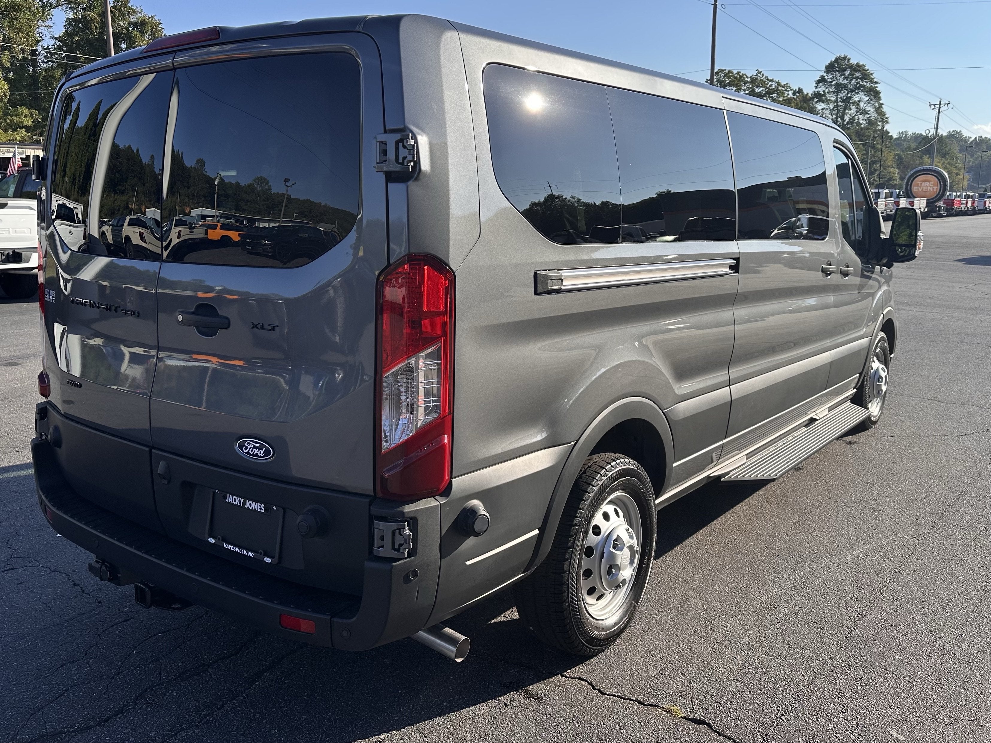 2026 Ford Transit Passenger Wagon XLT