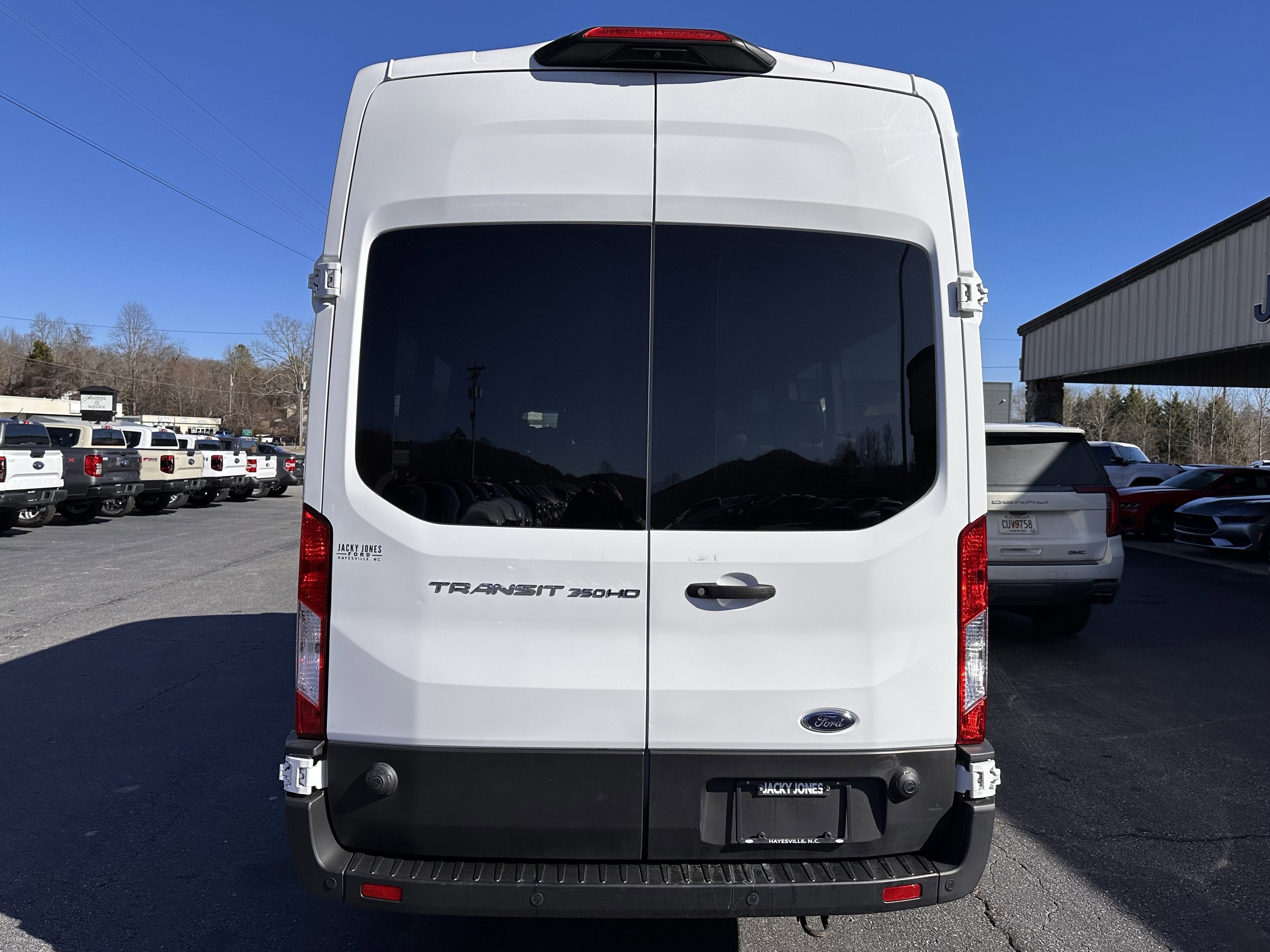 2023 Ford Transit HR Passenger Wagon XL
