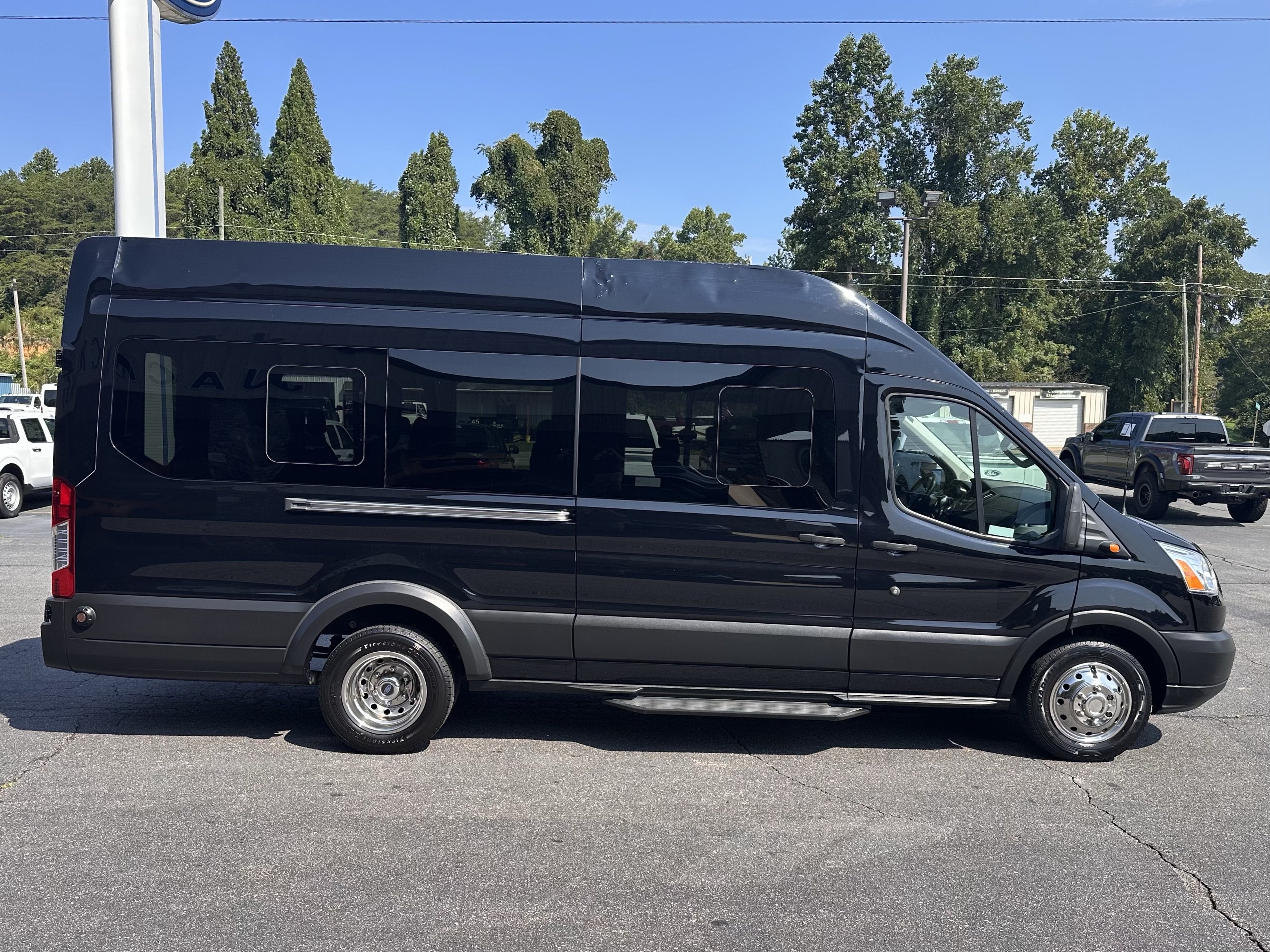 2019 Ford Transit Passenger Wagon XLT