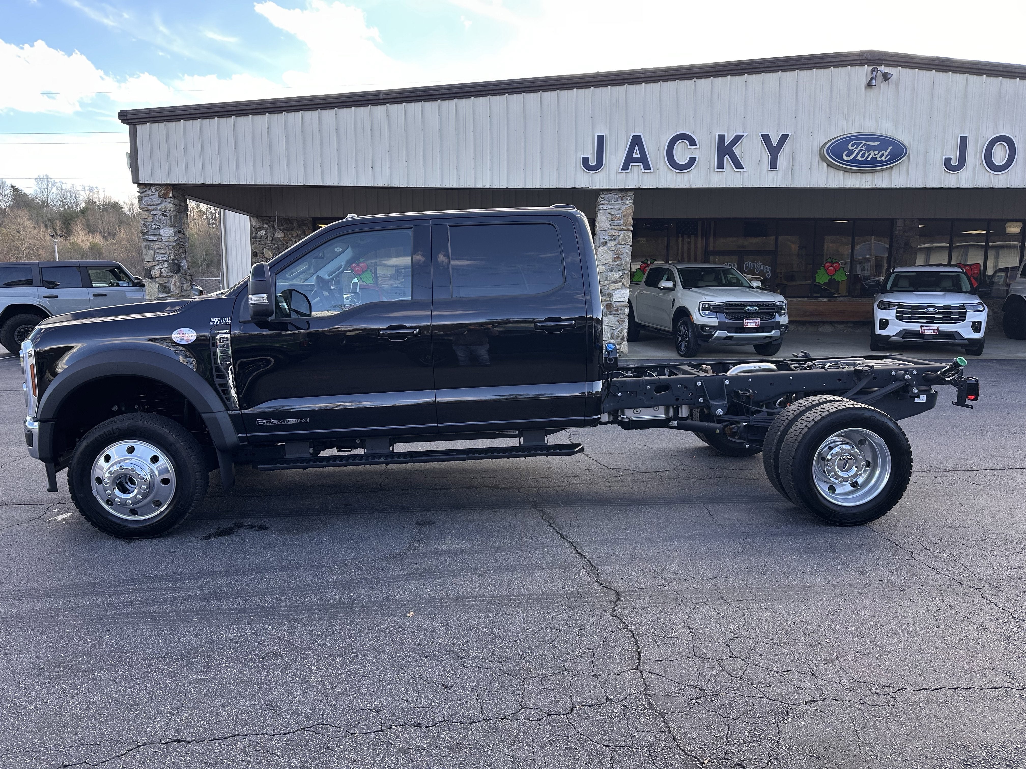 2025 Ford Super Duty F-450 LARIAT