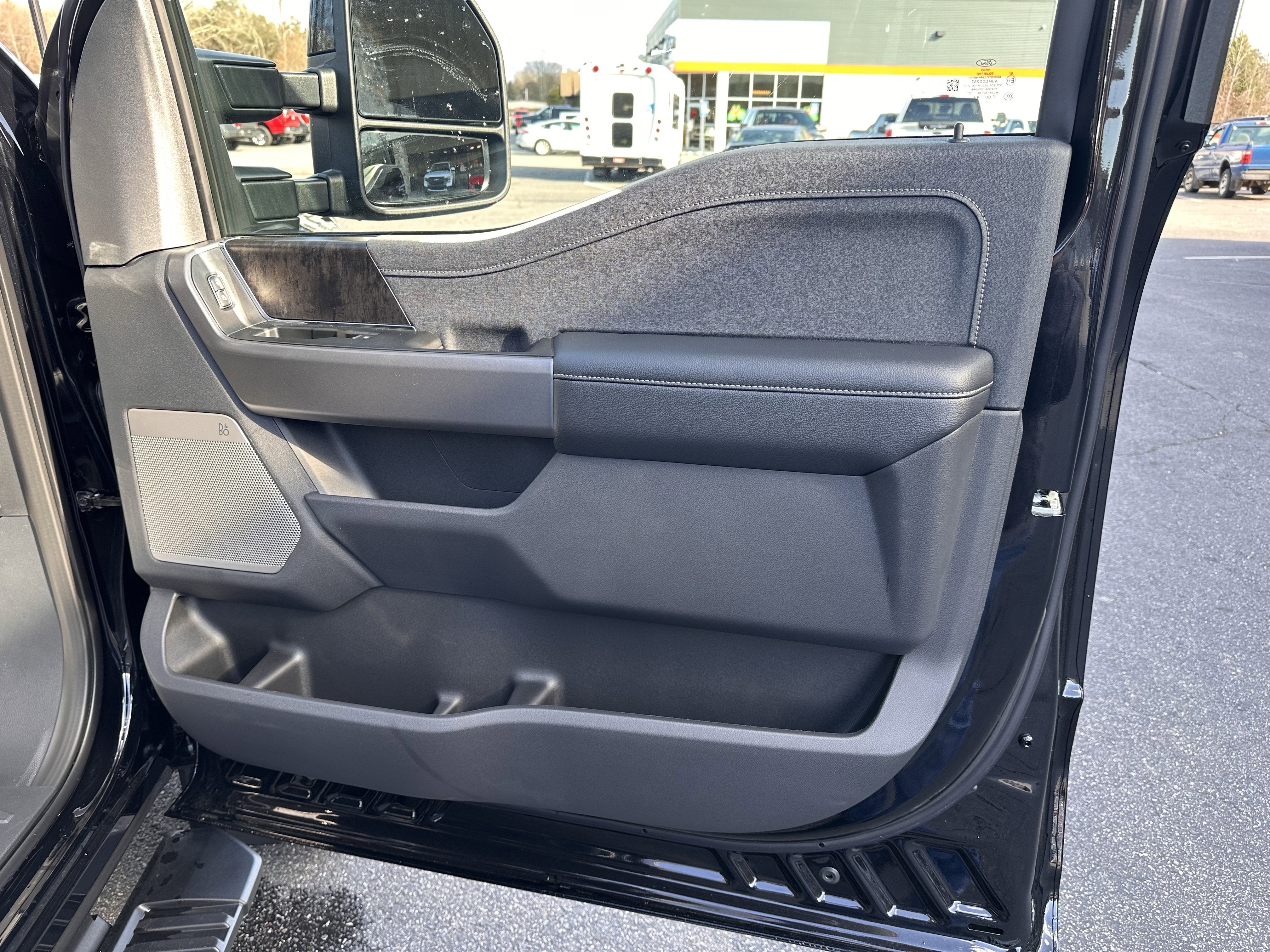 2025 Ford Super Duty F-450 LARIAT