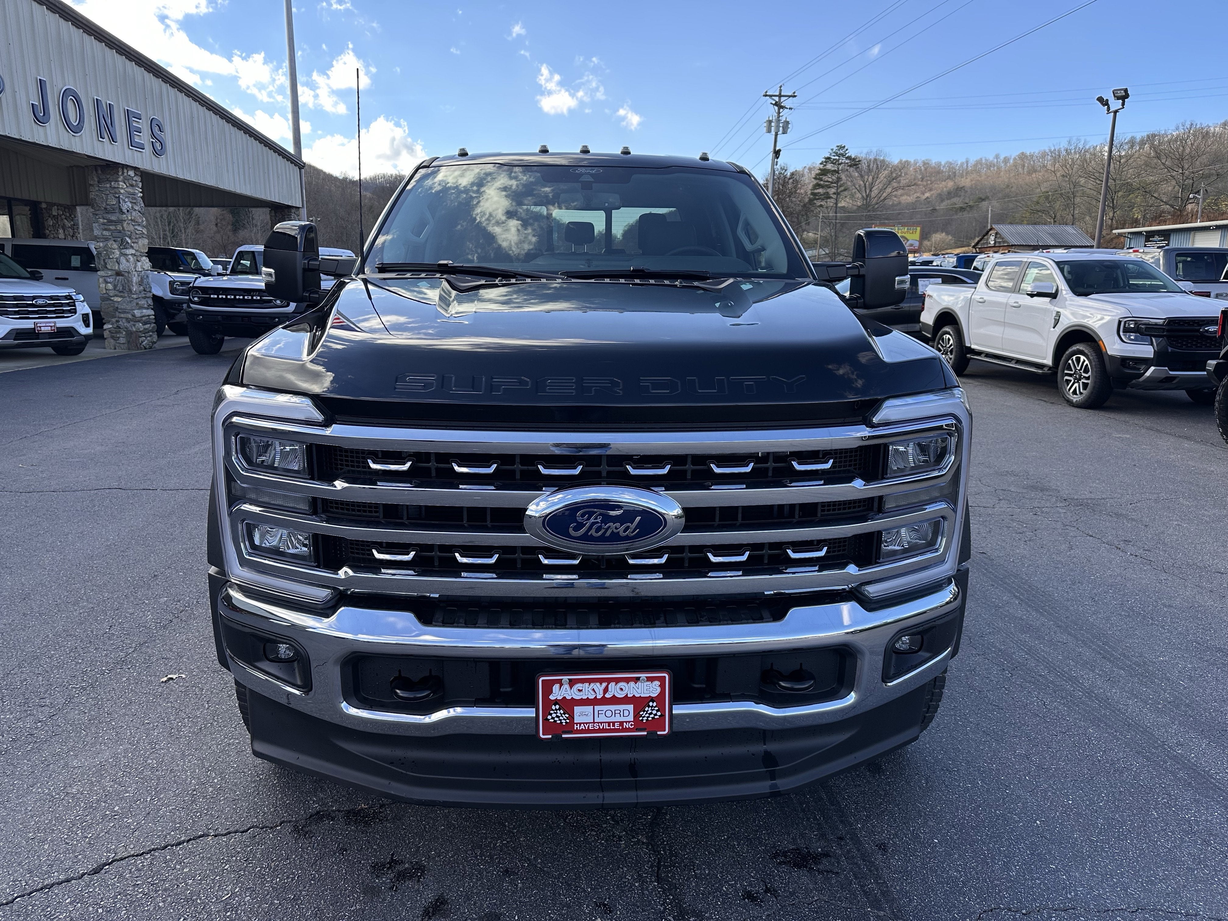 2025 Ford Super Duty F-450 LARIAT