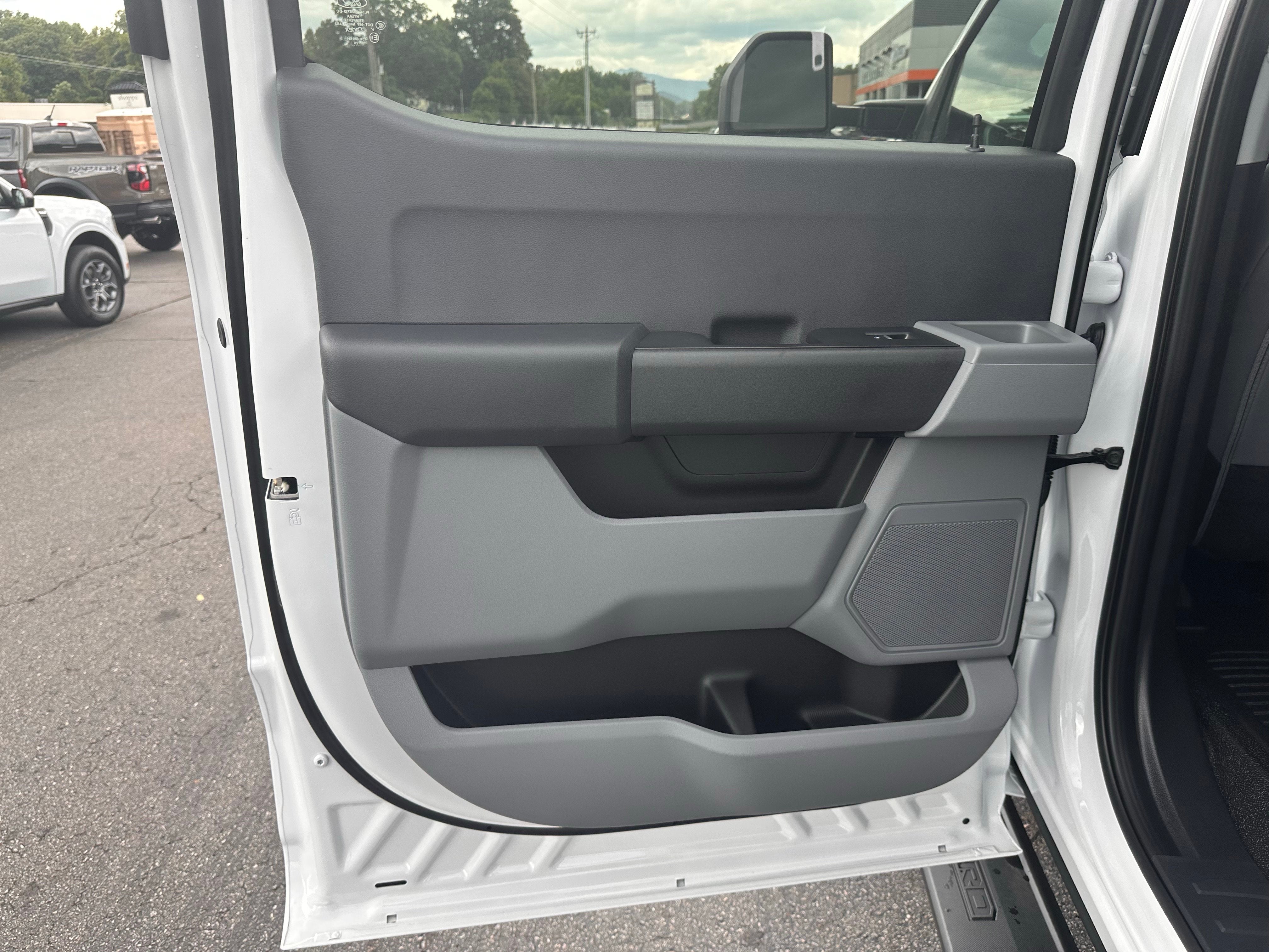 2026 Ford Super Duty F-450 XL Chassis