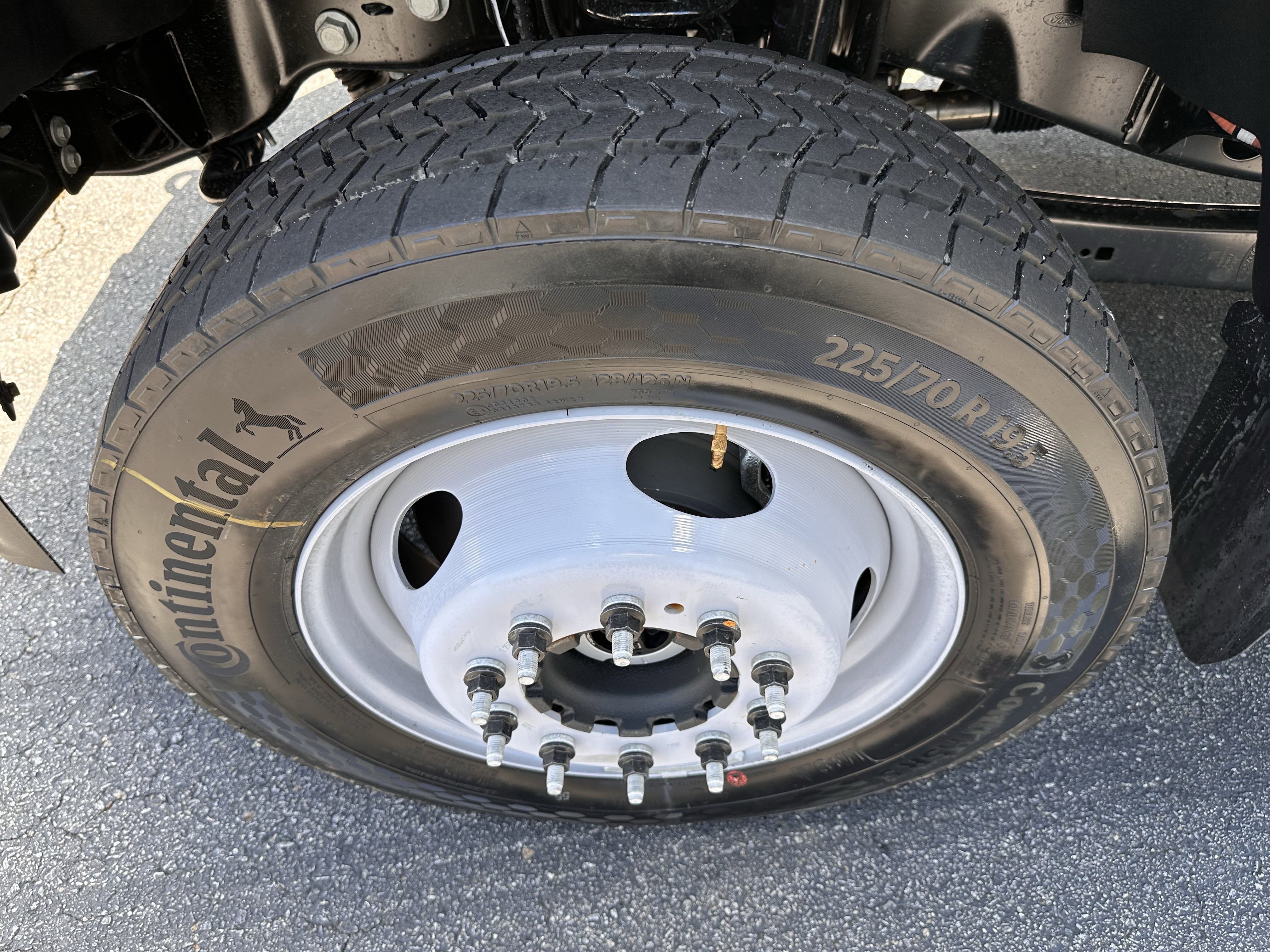 2025 Ford Super Duty F-550 XL