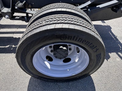 2025 Ford Super Duty F-550 XL