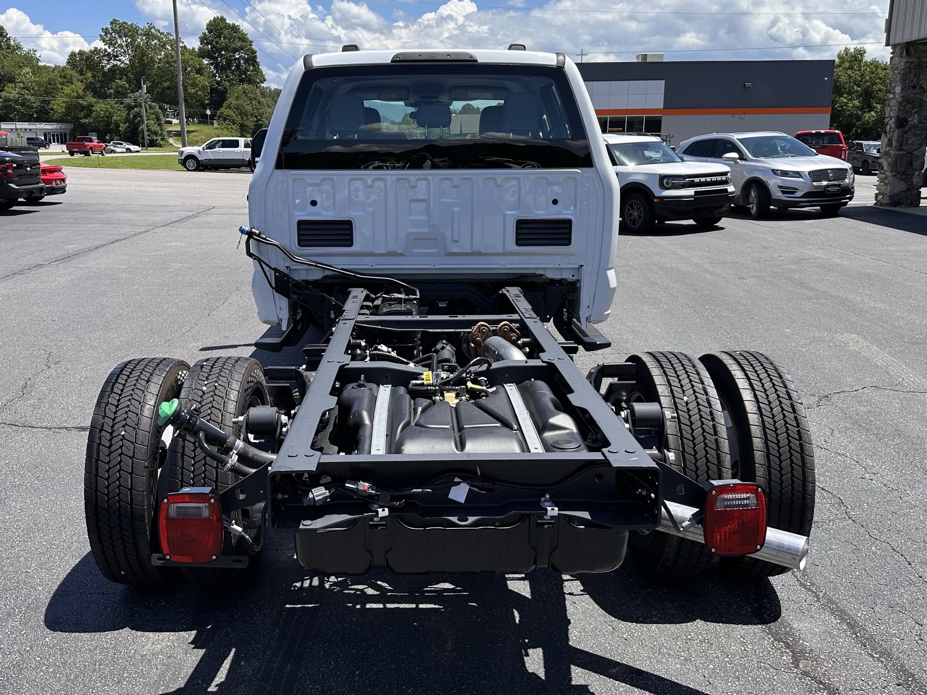 2025 Ford Super Duty F-550 XL