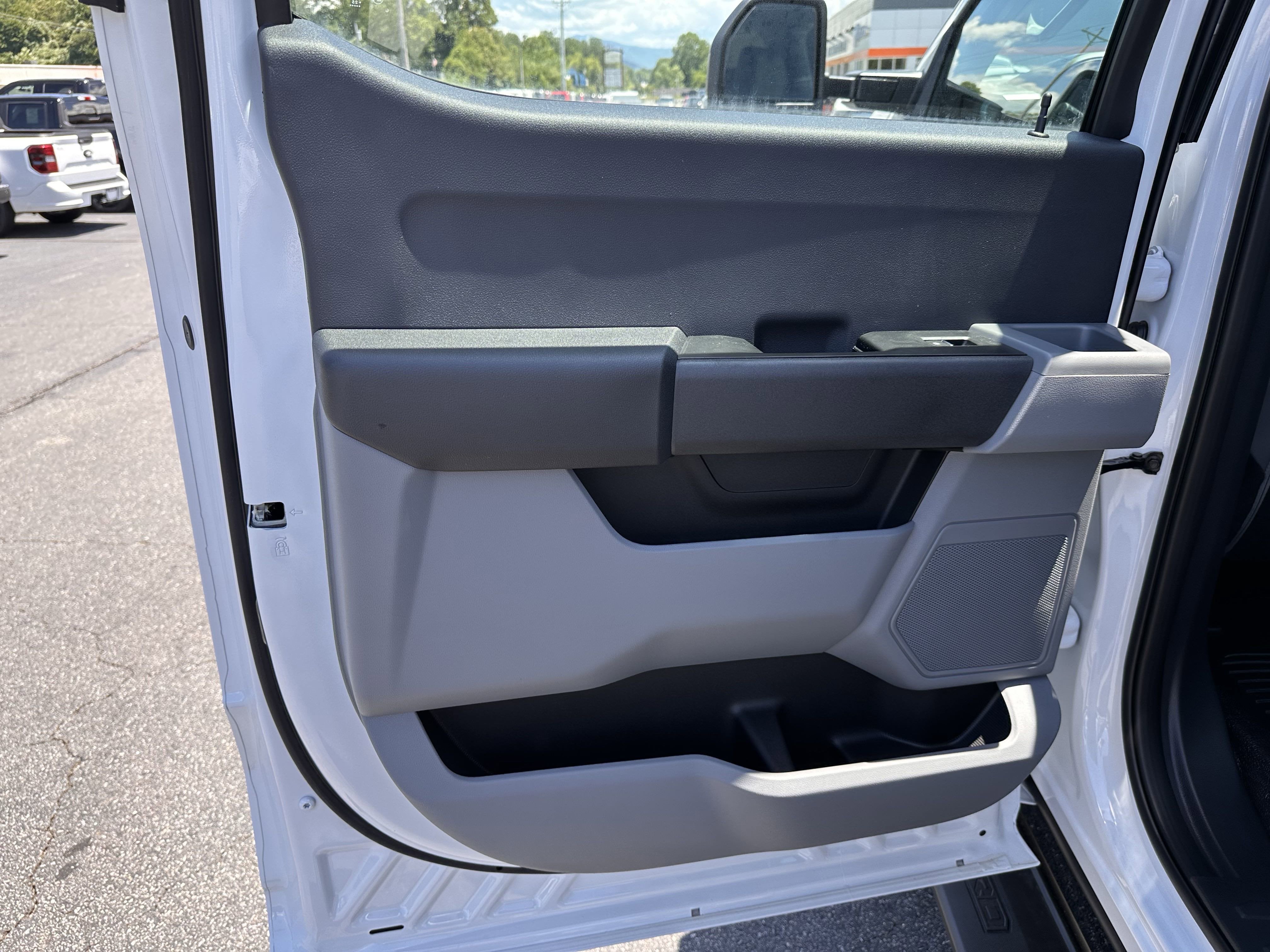 2025 Ford Super Duty F-550 XL