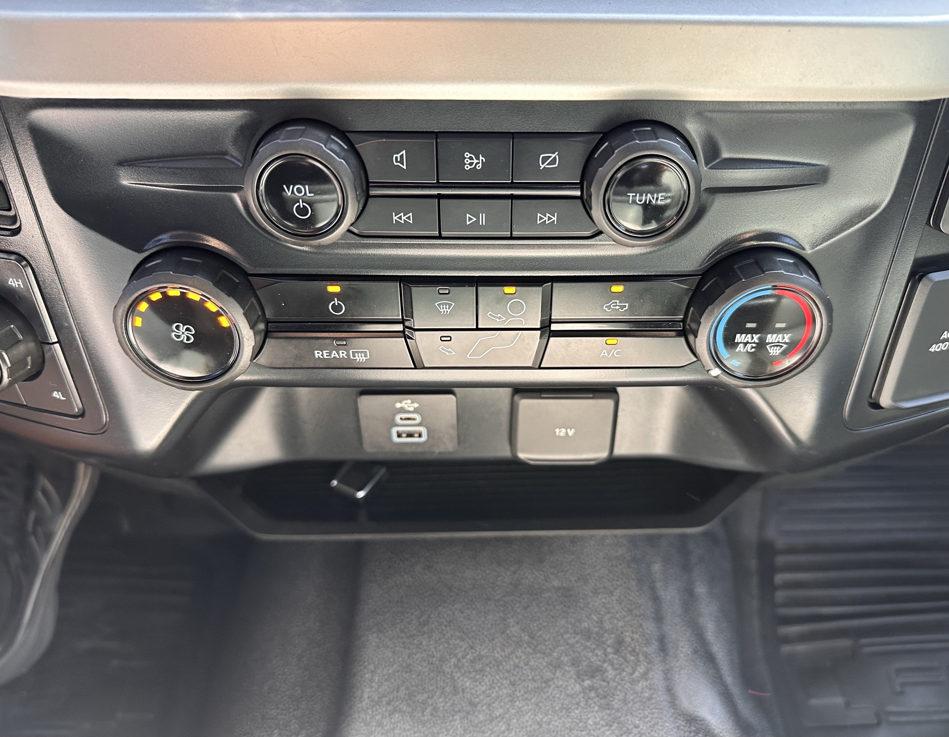 2024 Ford Super Duty F-550 XL