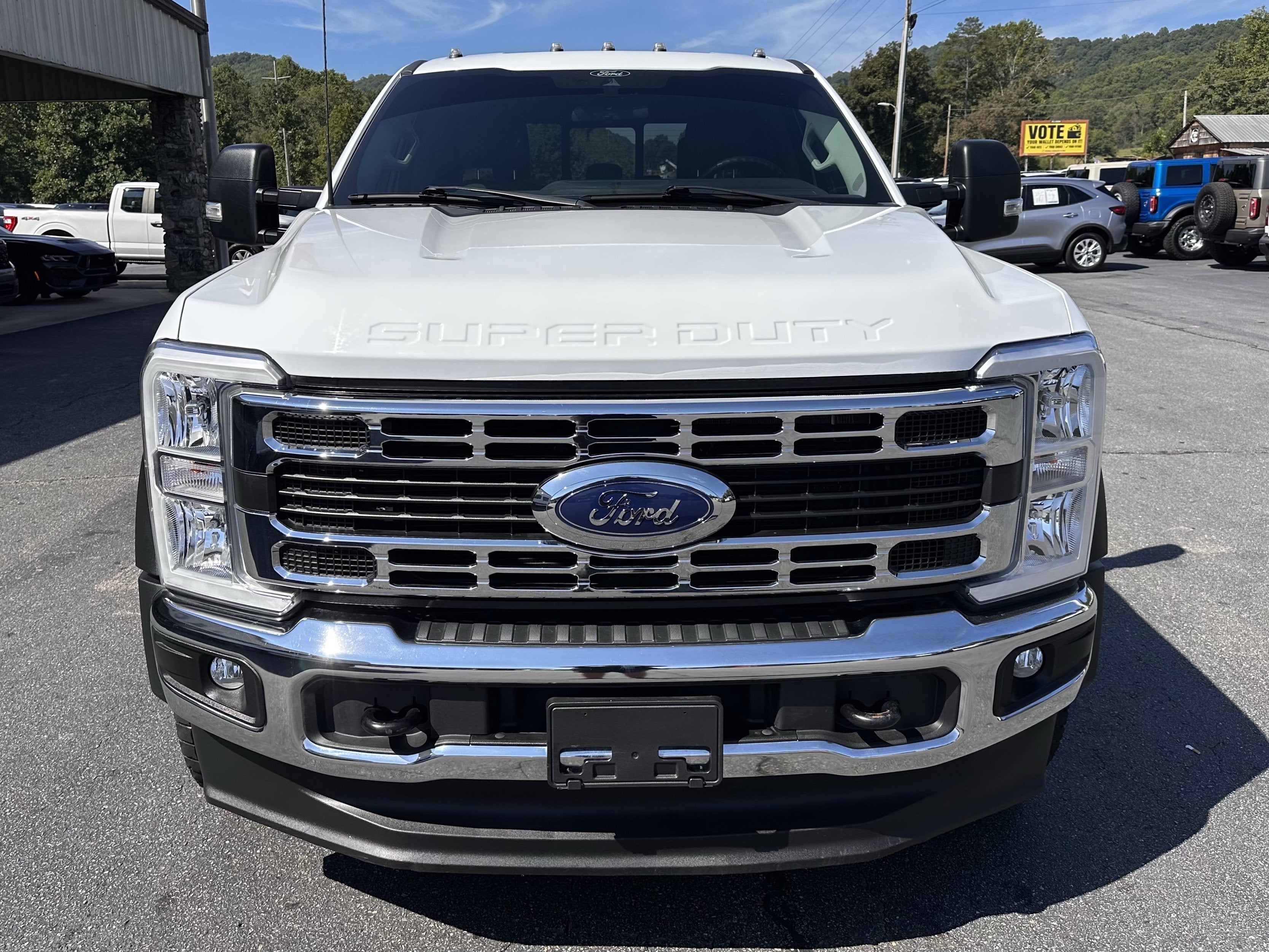 2024 Ford Super Duty F-550 XL